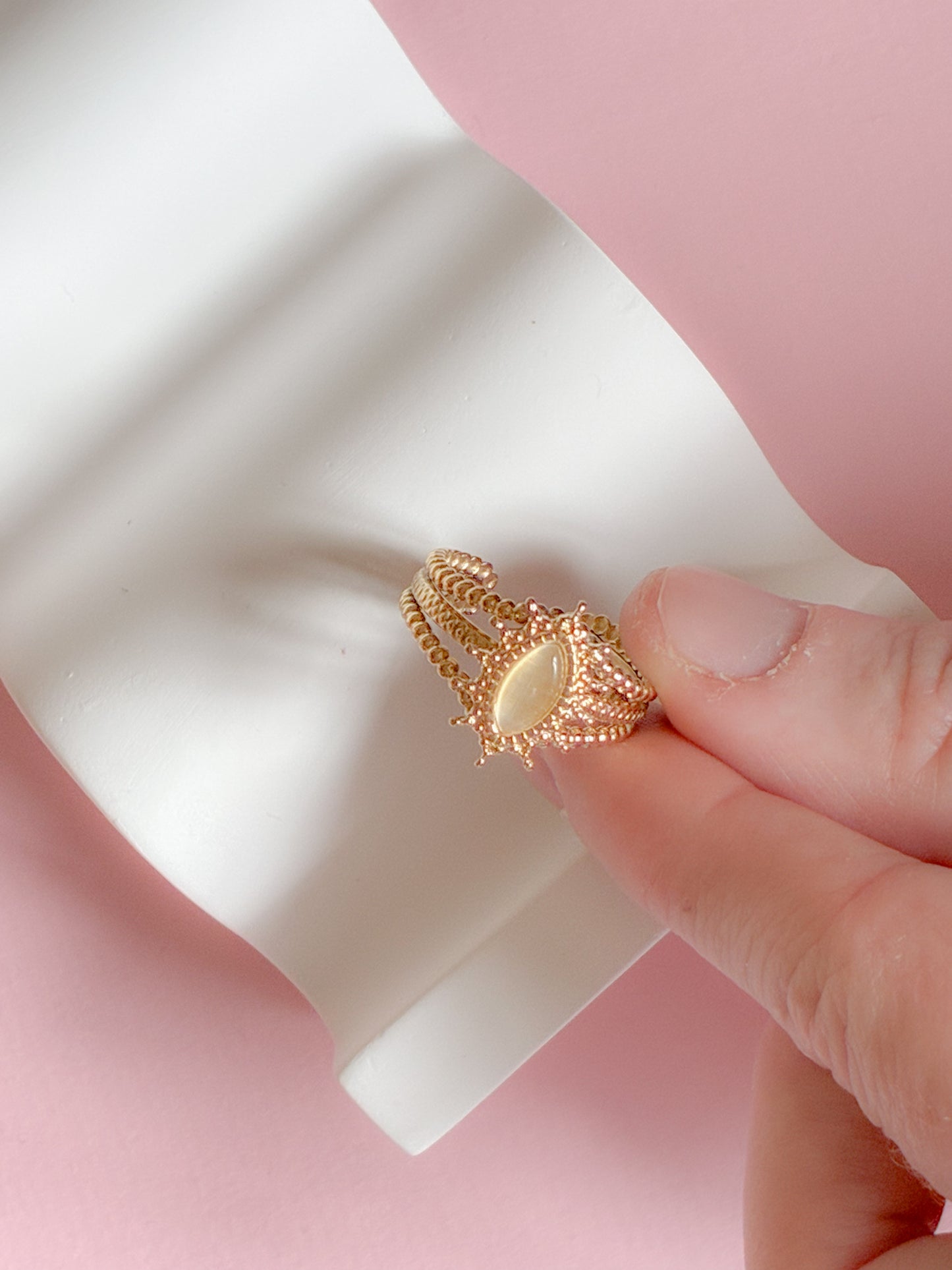 Ring // oval