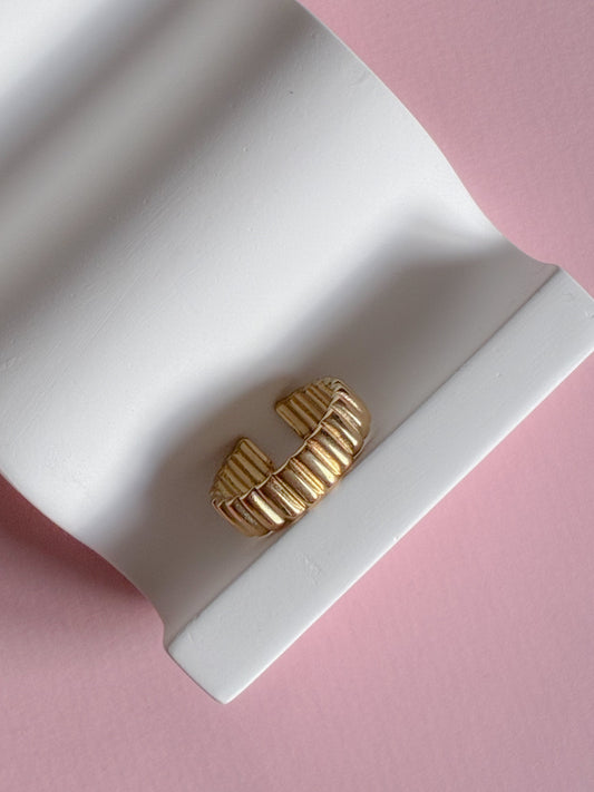 Ring // simple lines