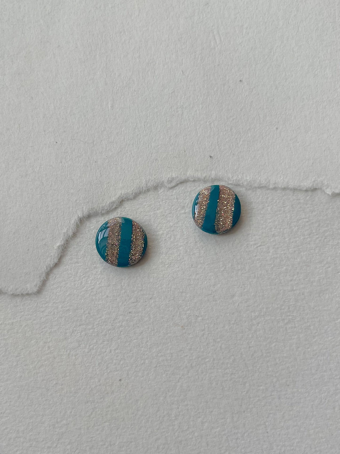 DOTS ørestikker // Brun - glimmer