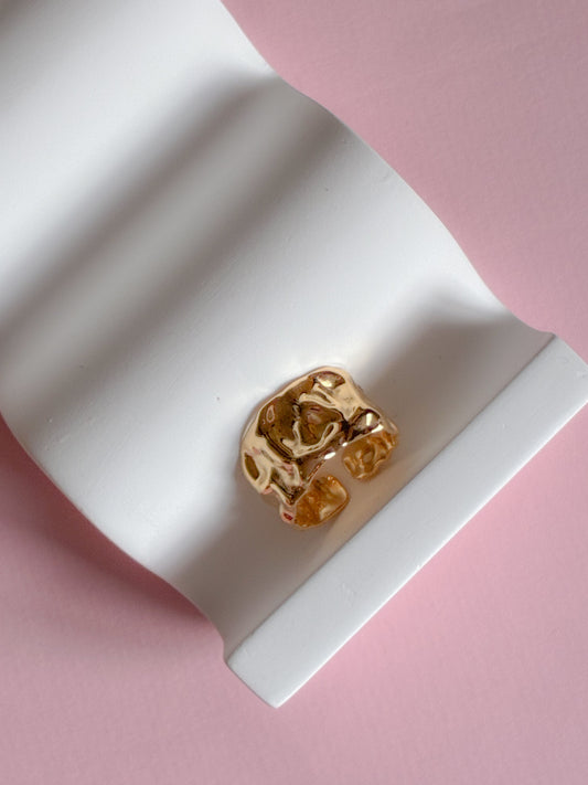 Ring // textured