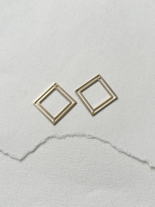 MESSING // dobbel firkant