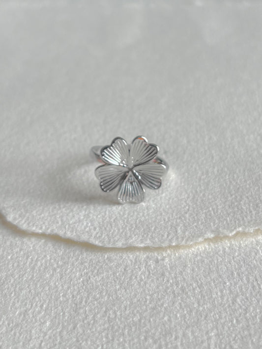 Ring // stål blomst