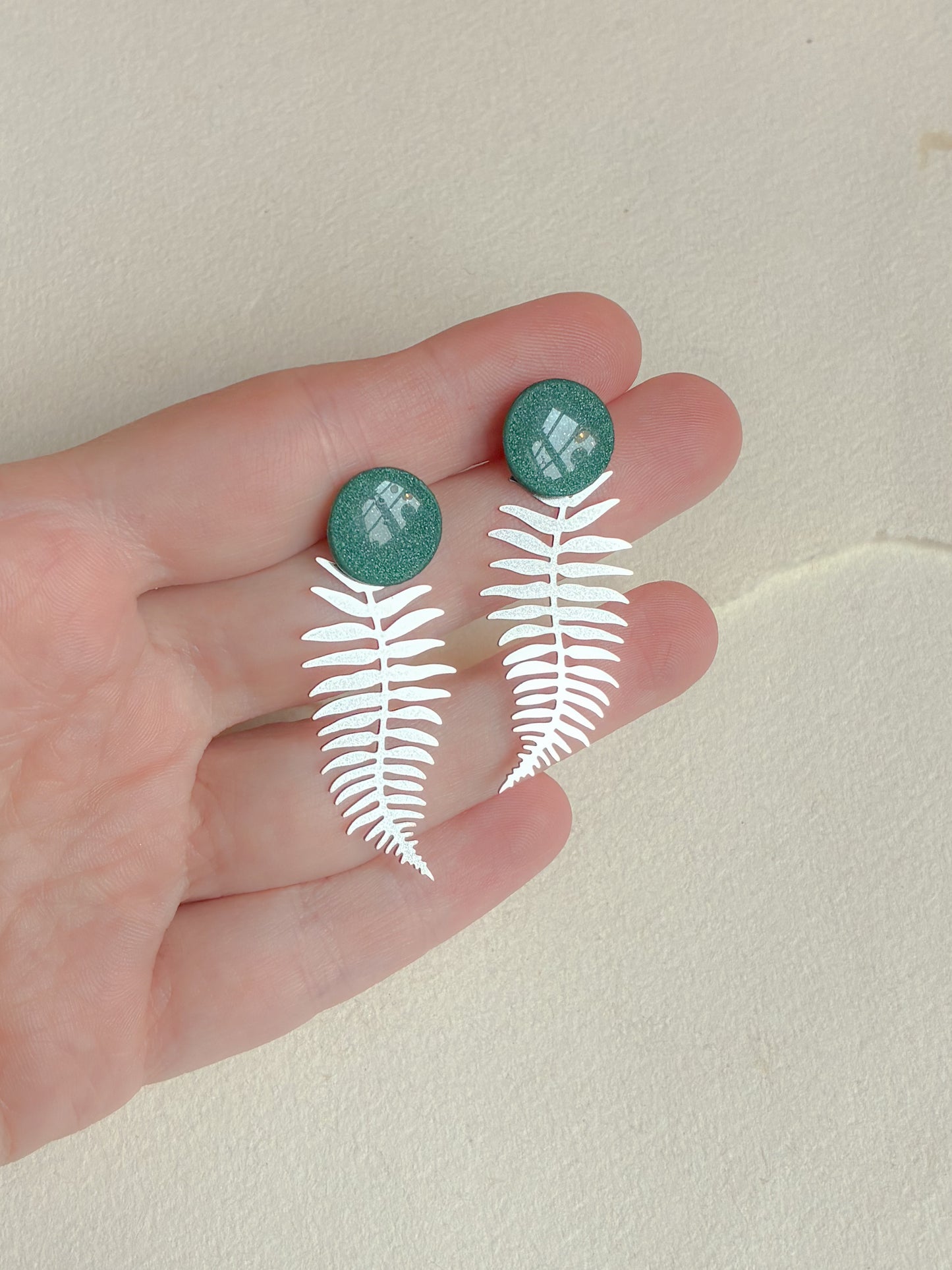 Mørk grøn dot /// blad stål bagstykke