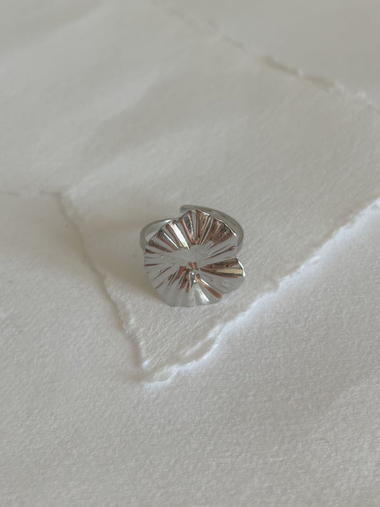 Ring // stål rosetter