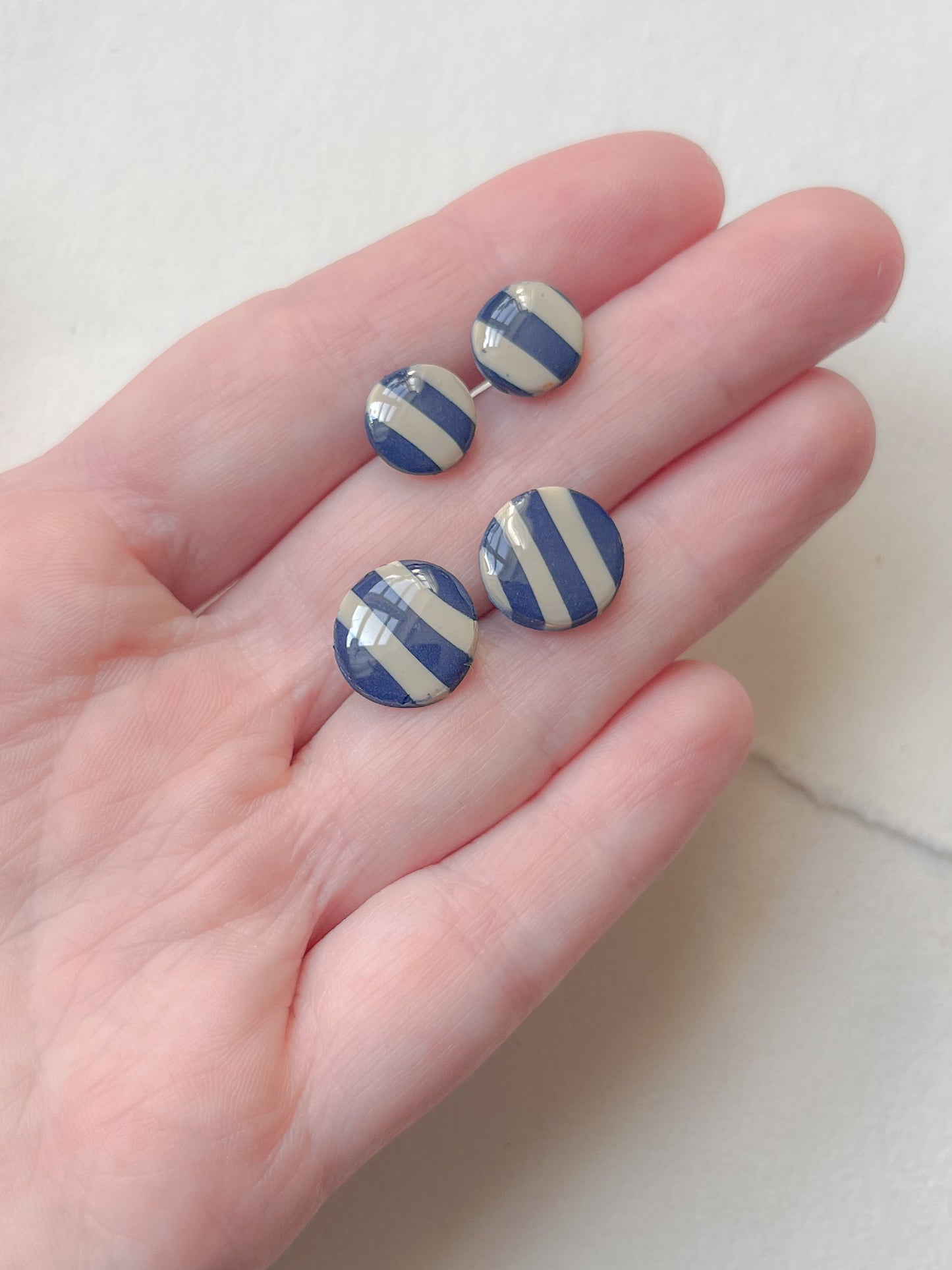 DOTS ørestikker // mørk blå - lys