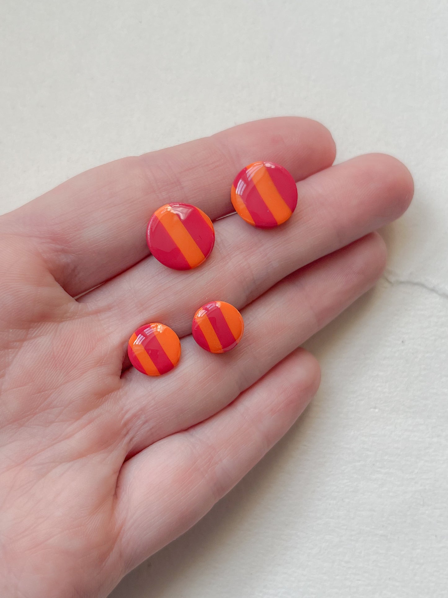 DOTS ørestikker // orange - mørk pink