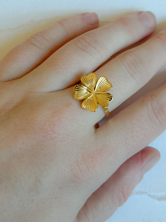 Ring // floral