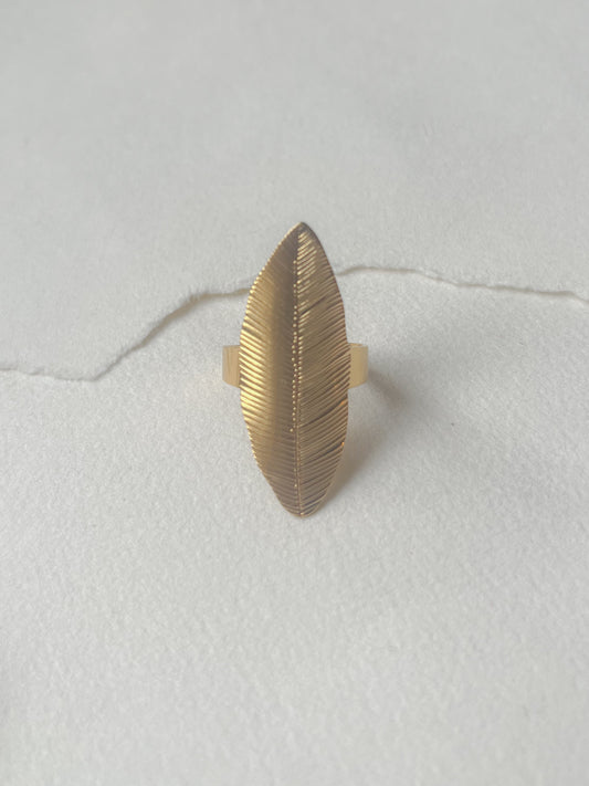 Vandfast ring // feather