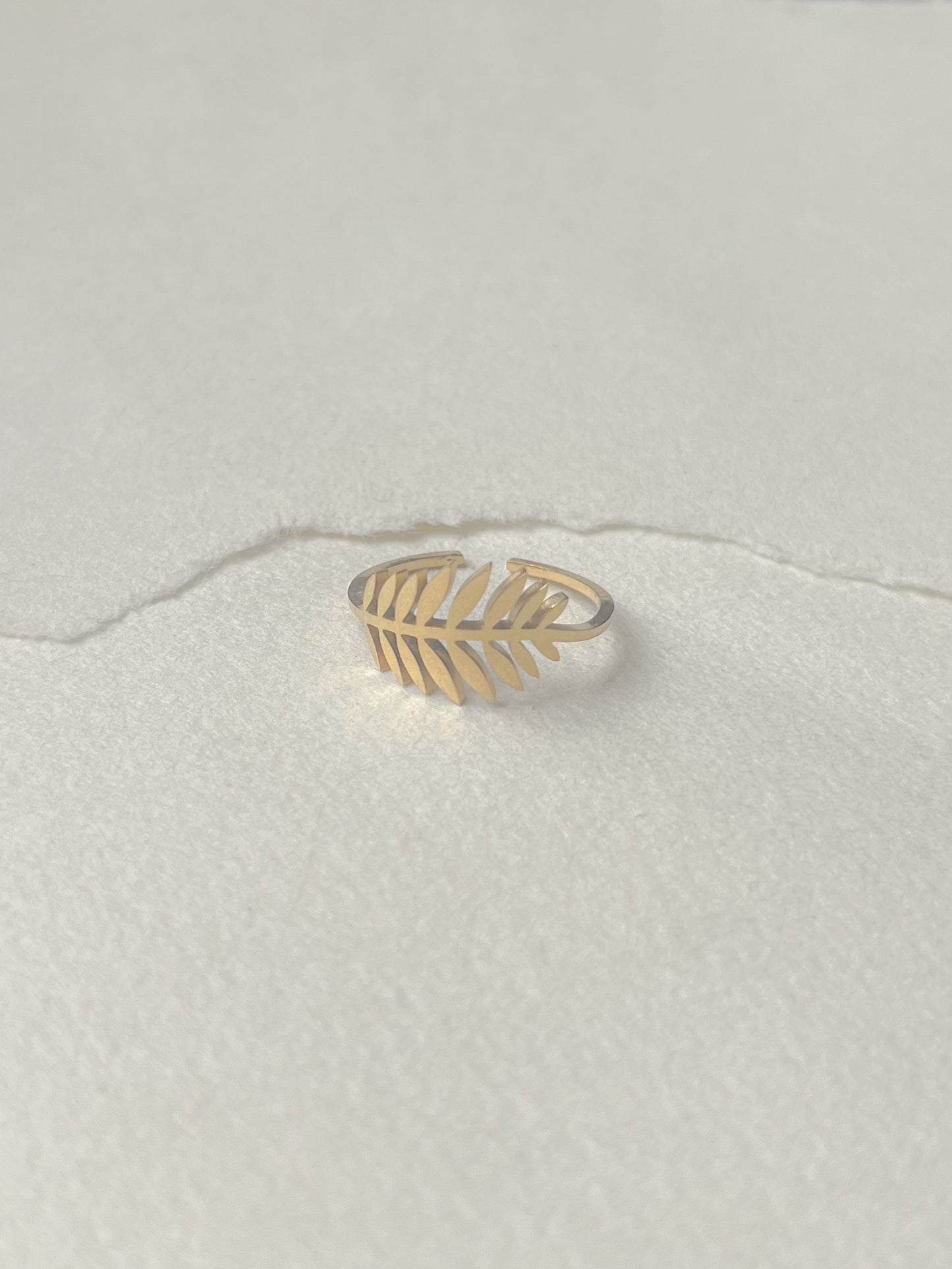 Vandfast ring // leafy