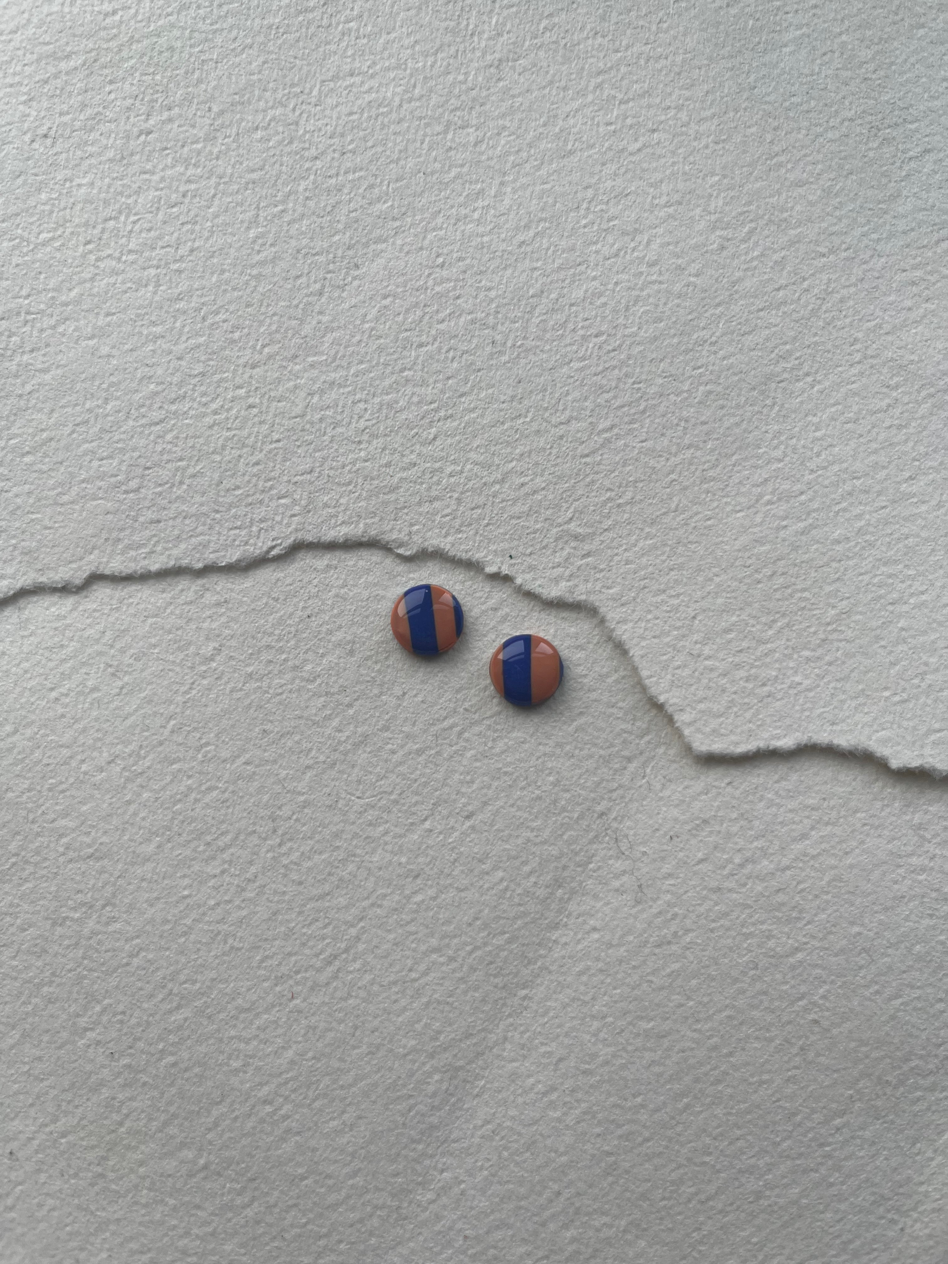 DOTS ørestikker // blå - klar orange
