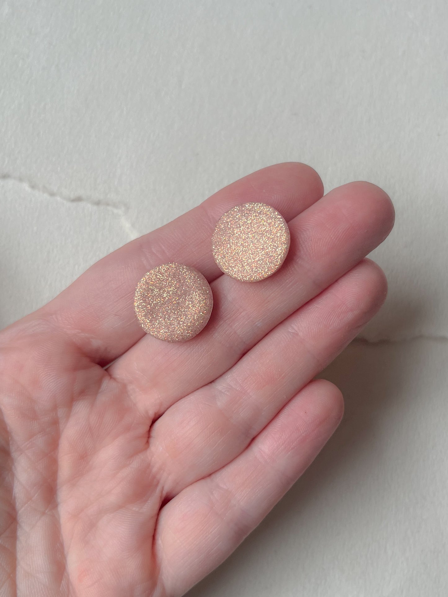 DOTS ørestikker // oversize rosa glitter