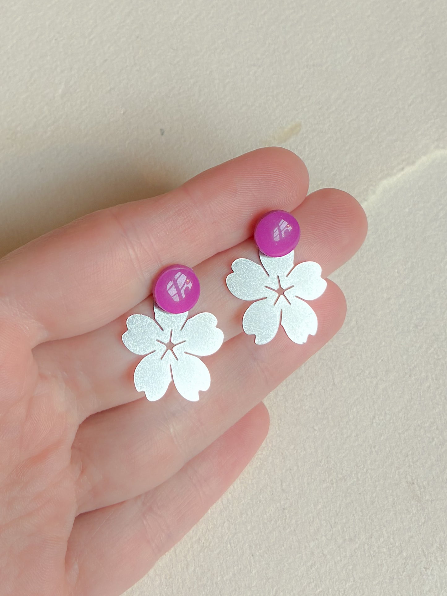 Lilla-pink dot /// stål bagstykke