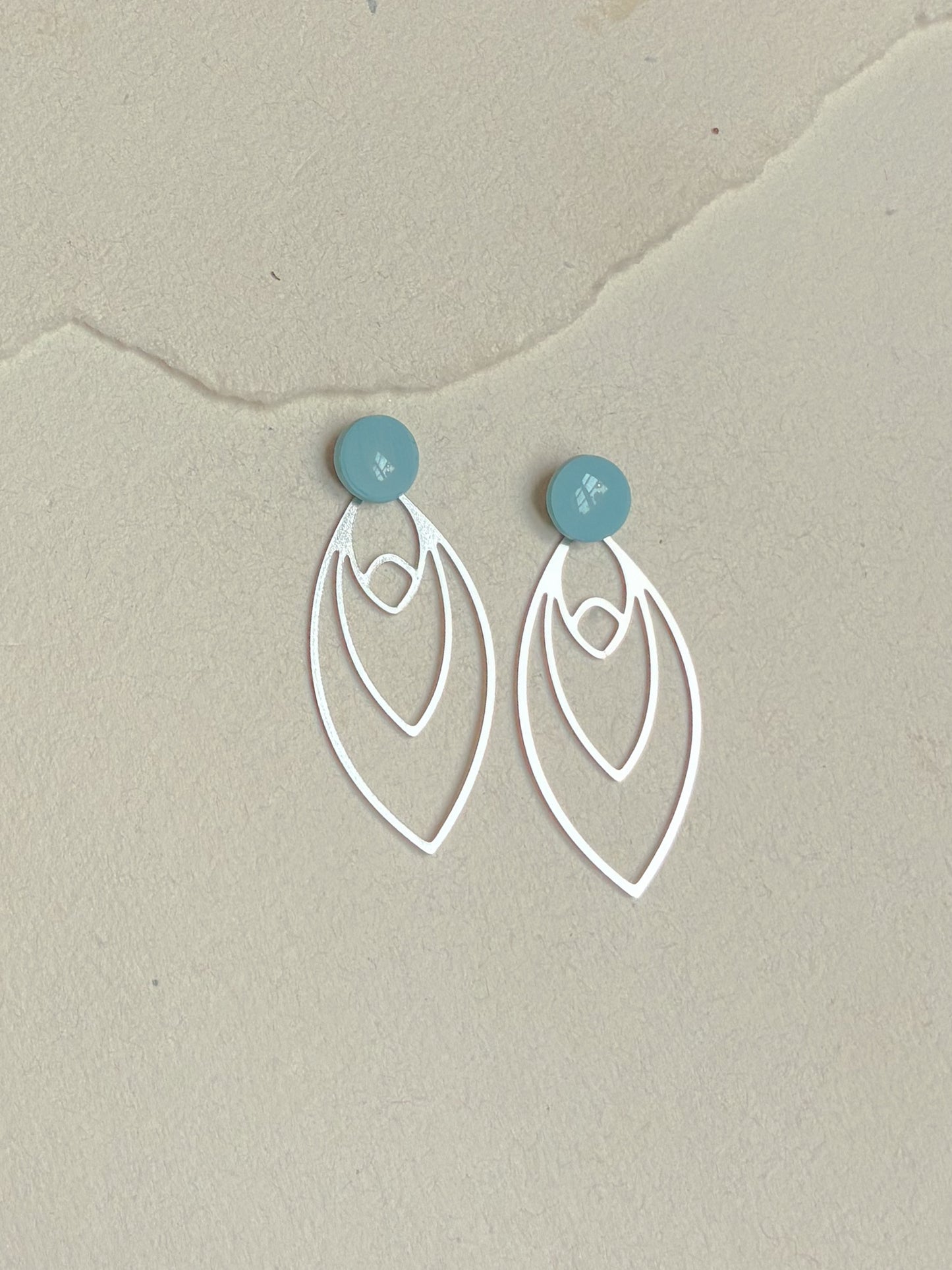 Lys blå dot /// stål bagstykke