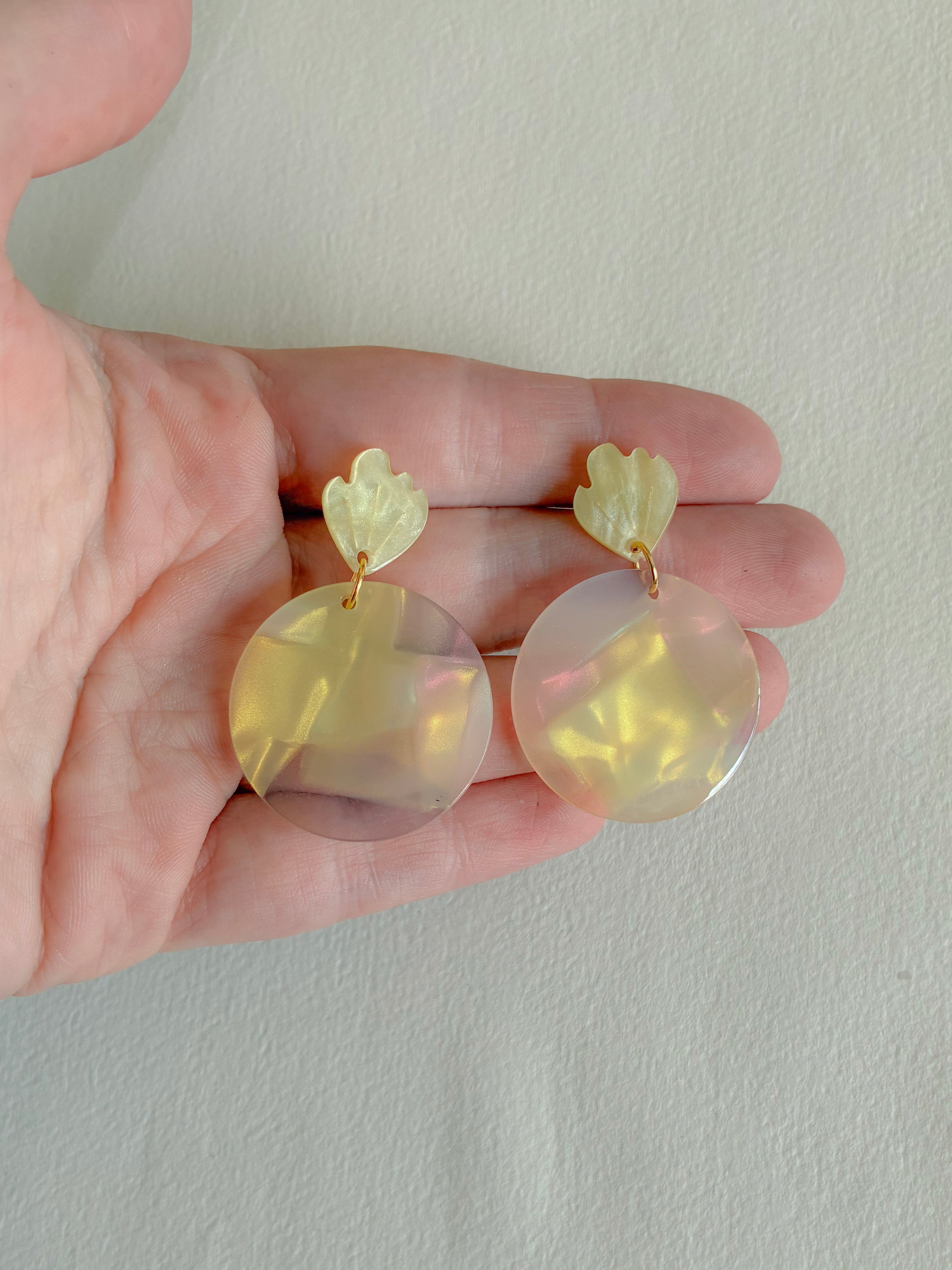 125