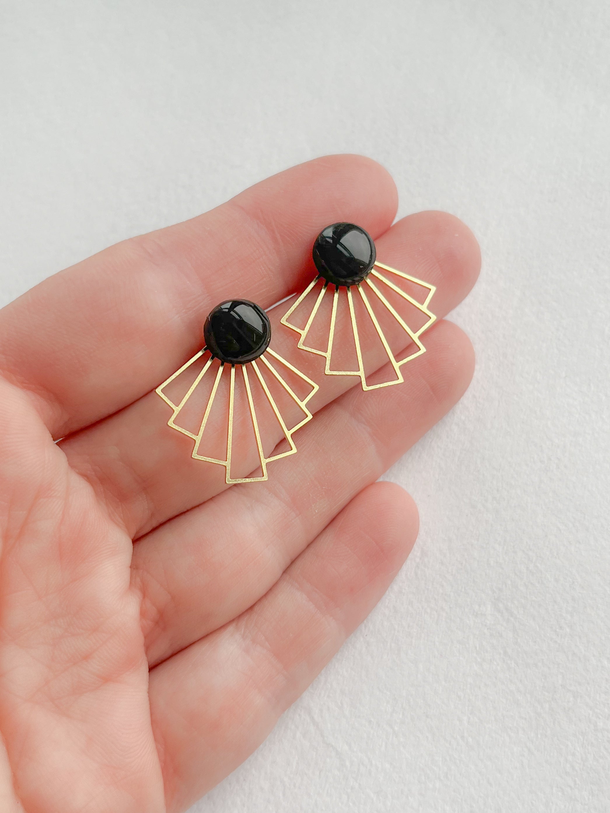 Sort dot //wavey messing