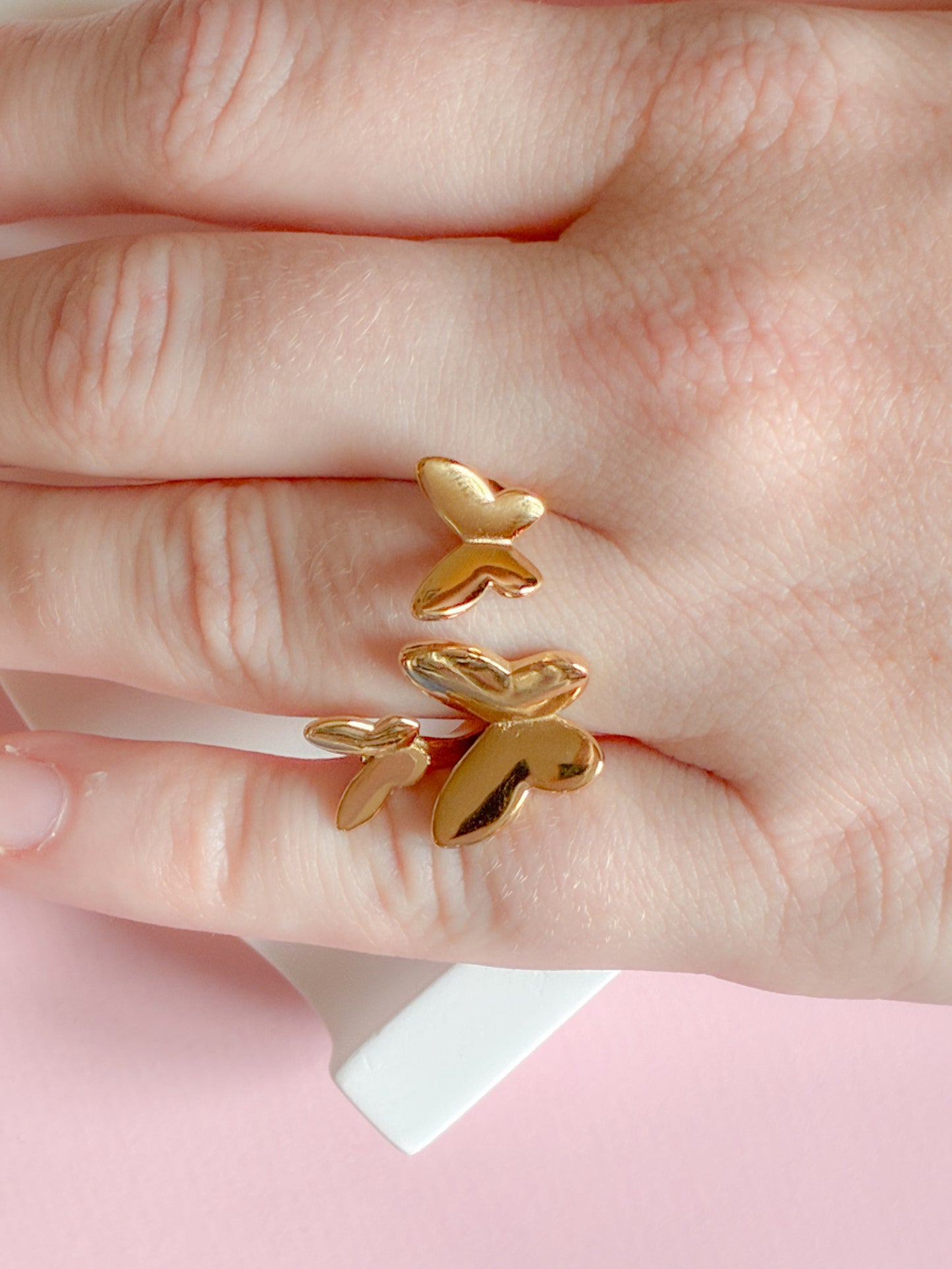 Ring // sommerfugl