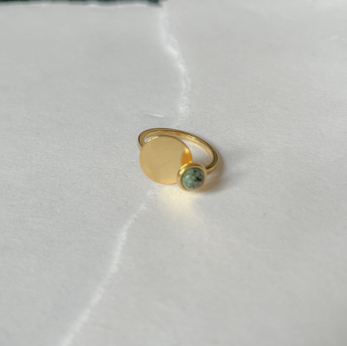 Vandfast Ring // Mint Stone