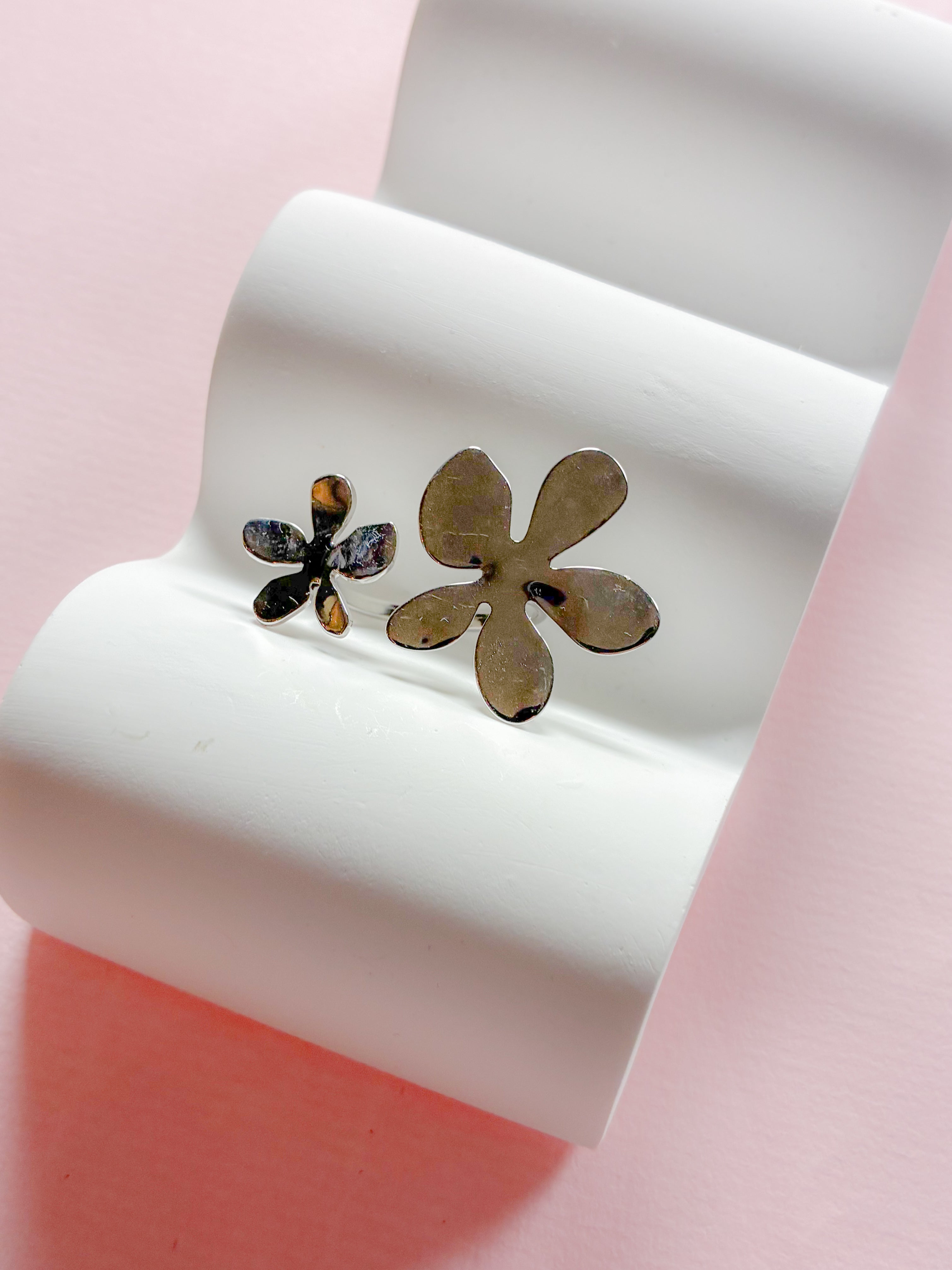 Ring // dobbelt blomst stål