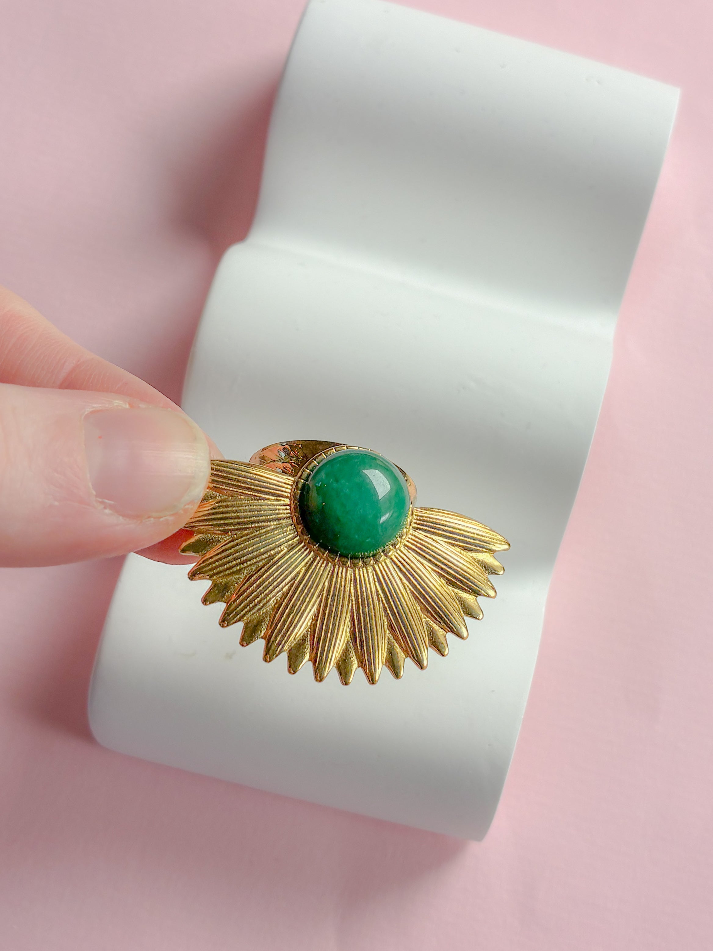 Ring // green statement