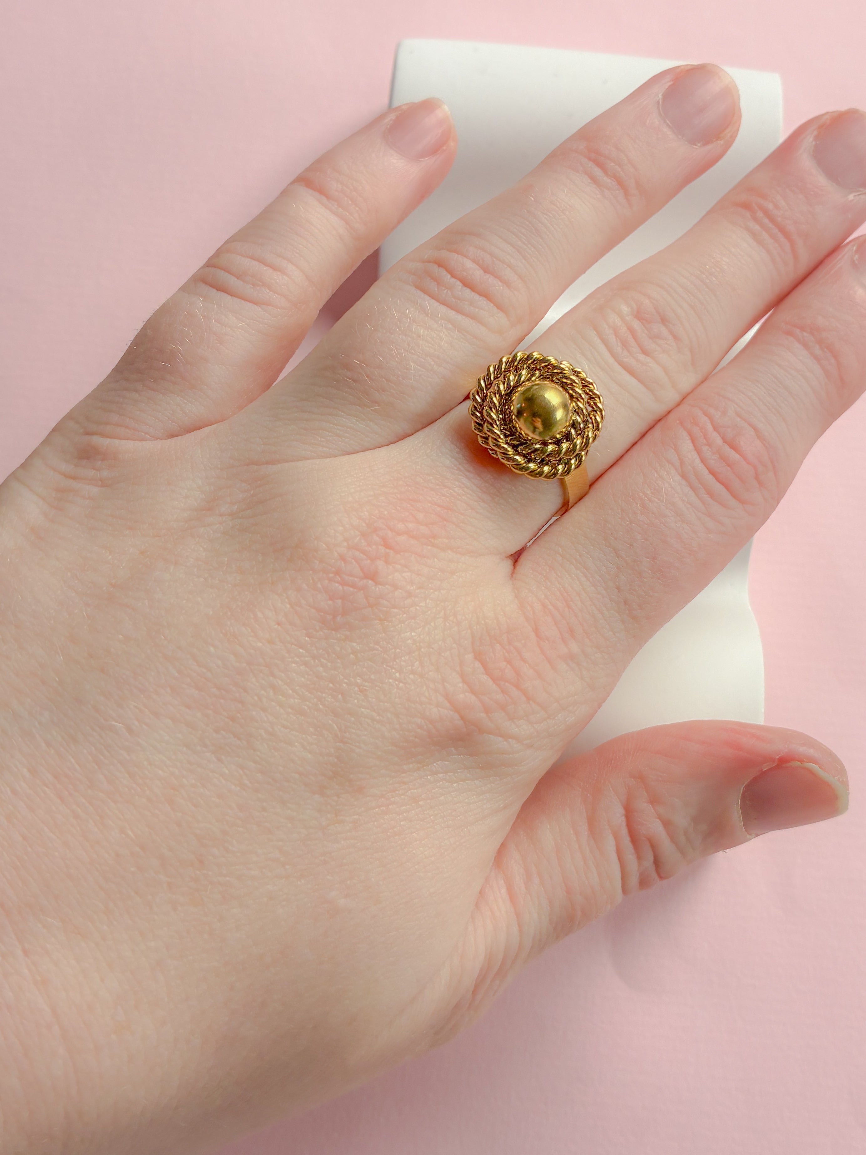 Ring // twirl statement