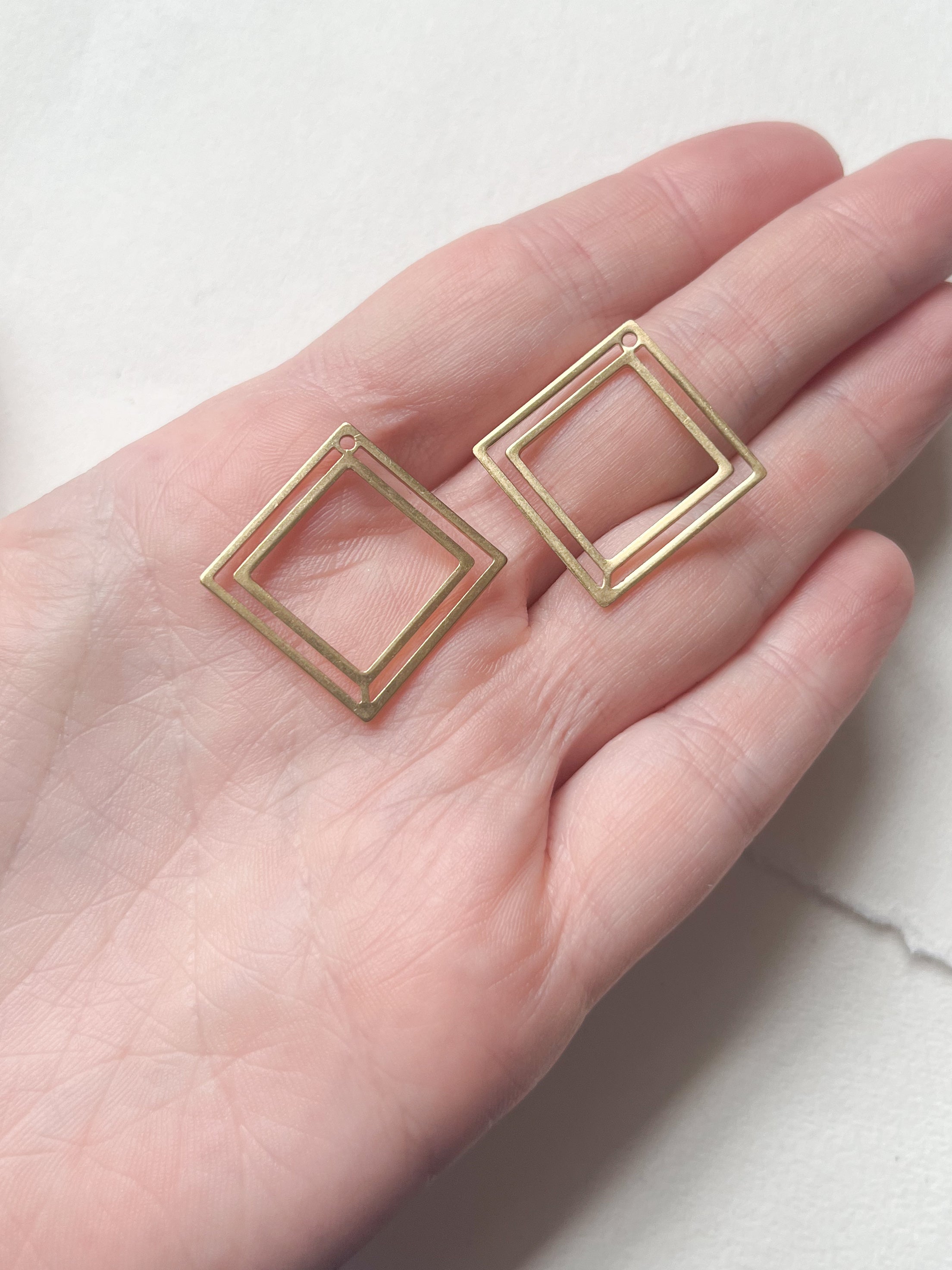 MESSING // dobbel firkant