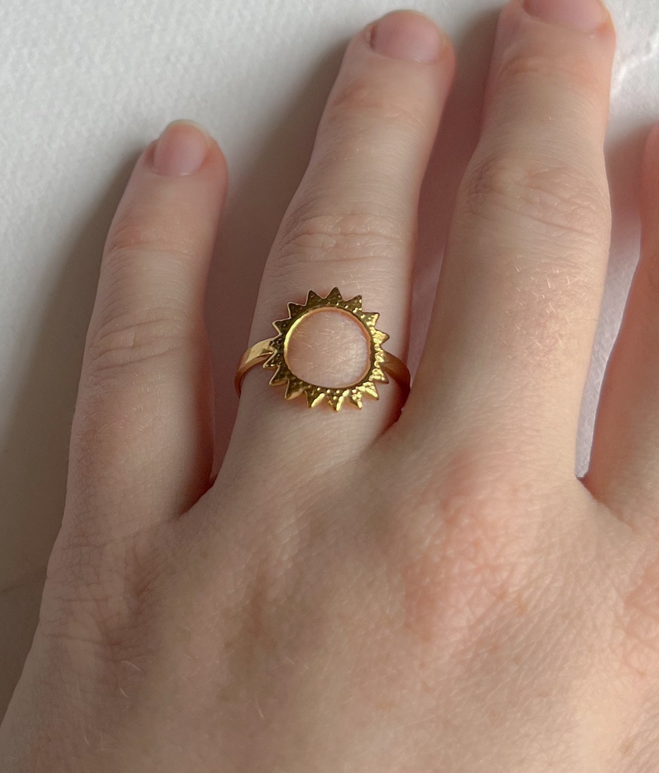 Vandfast ring // circle sun