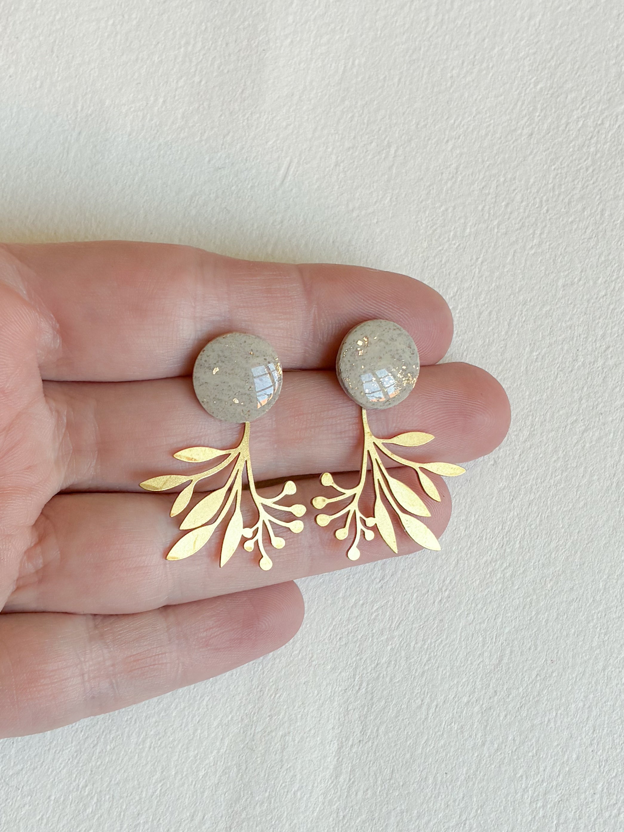 Beige bladguld dot /// messing