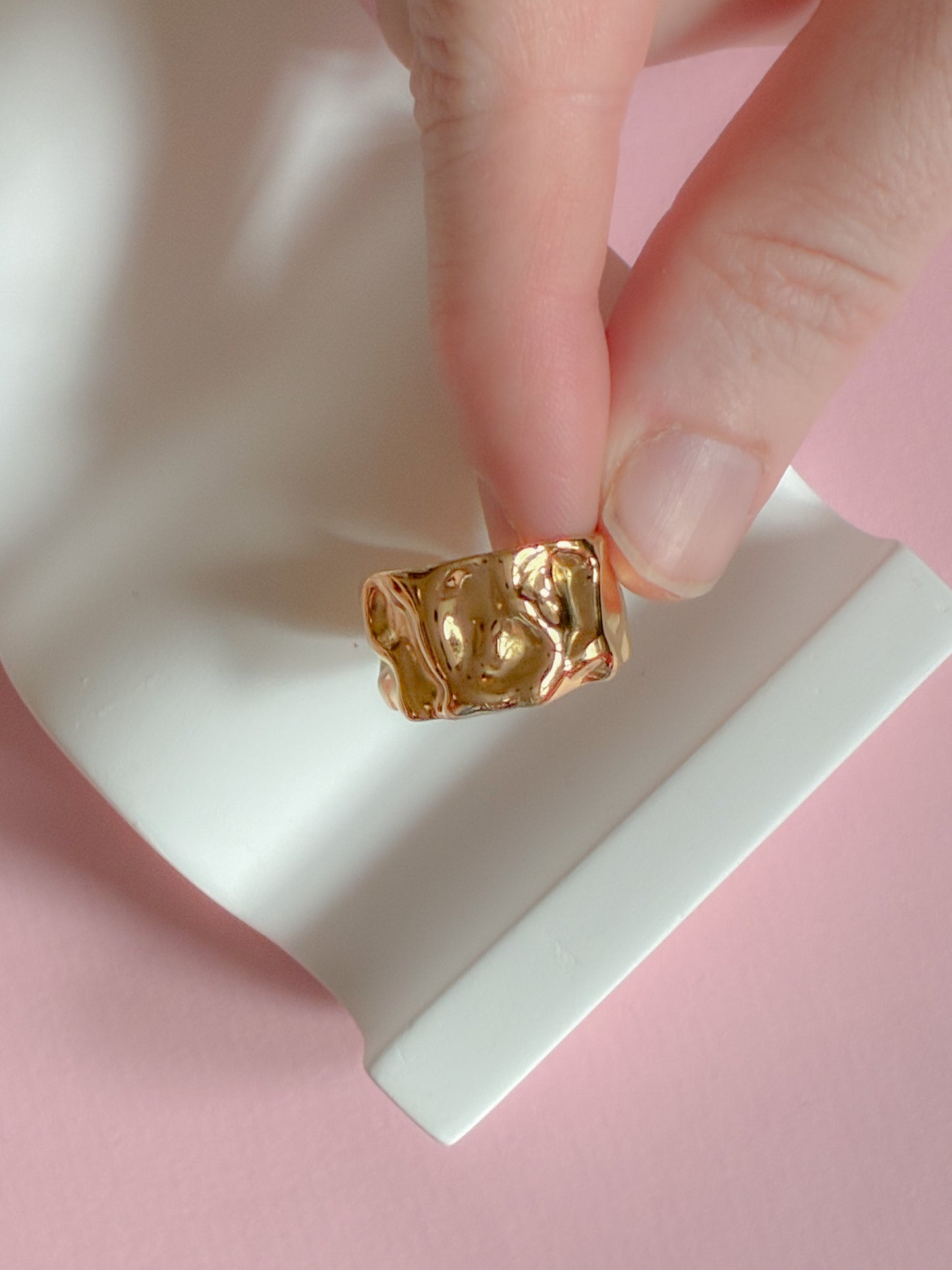Ring // textured