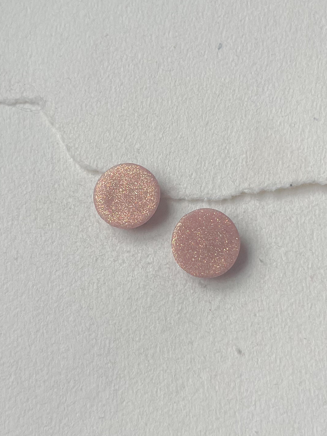 DOTS ørestikker // oversize rosa glitter