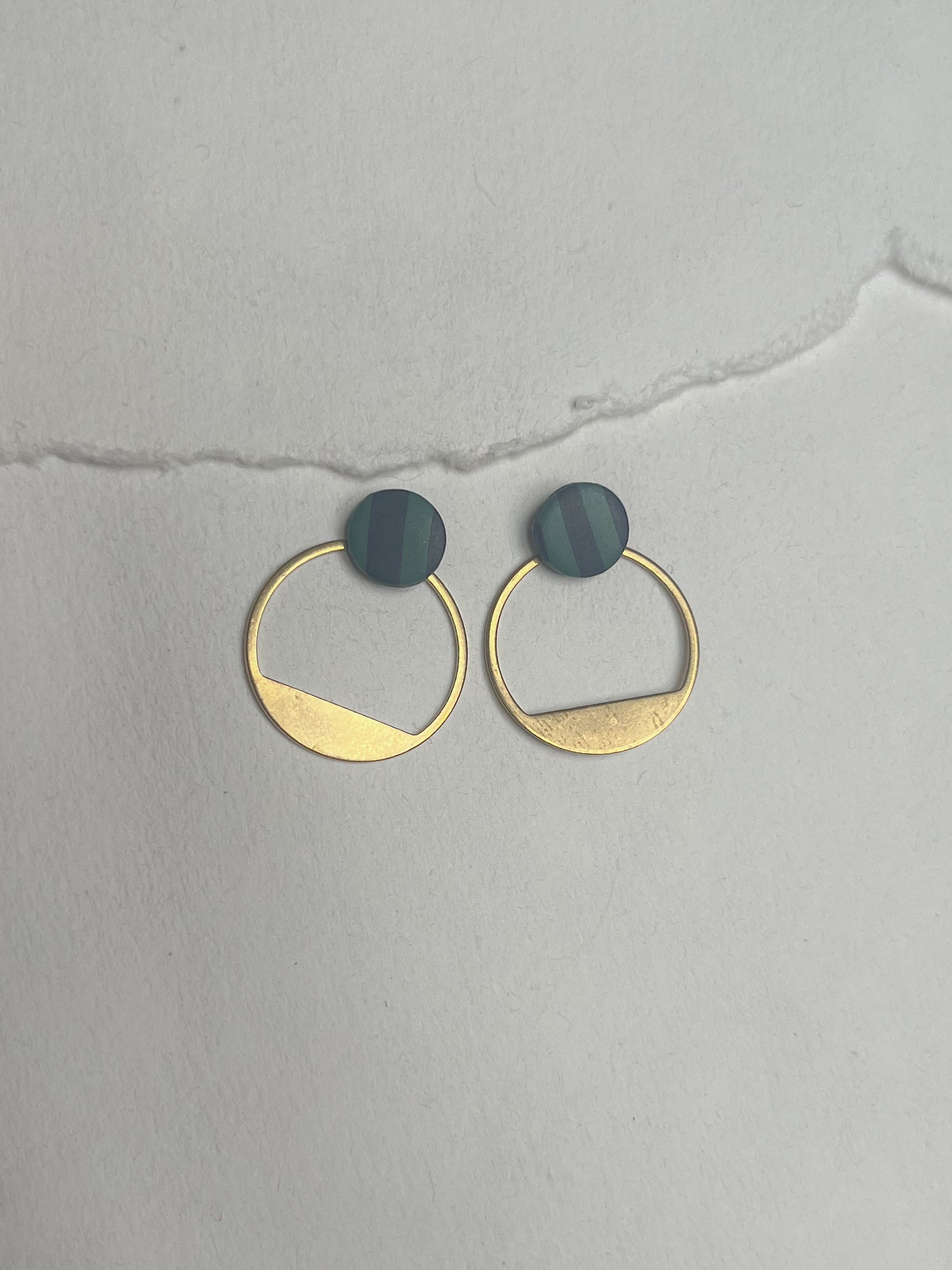 Stribet Petroleum - blå dot /// messing