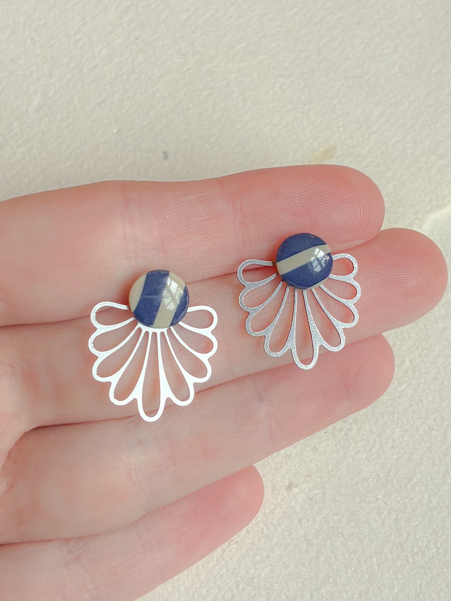 Stribet dot /// floral stål bagstykke