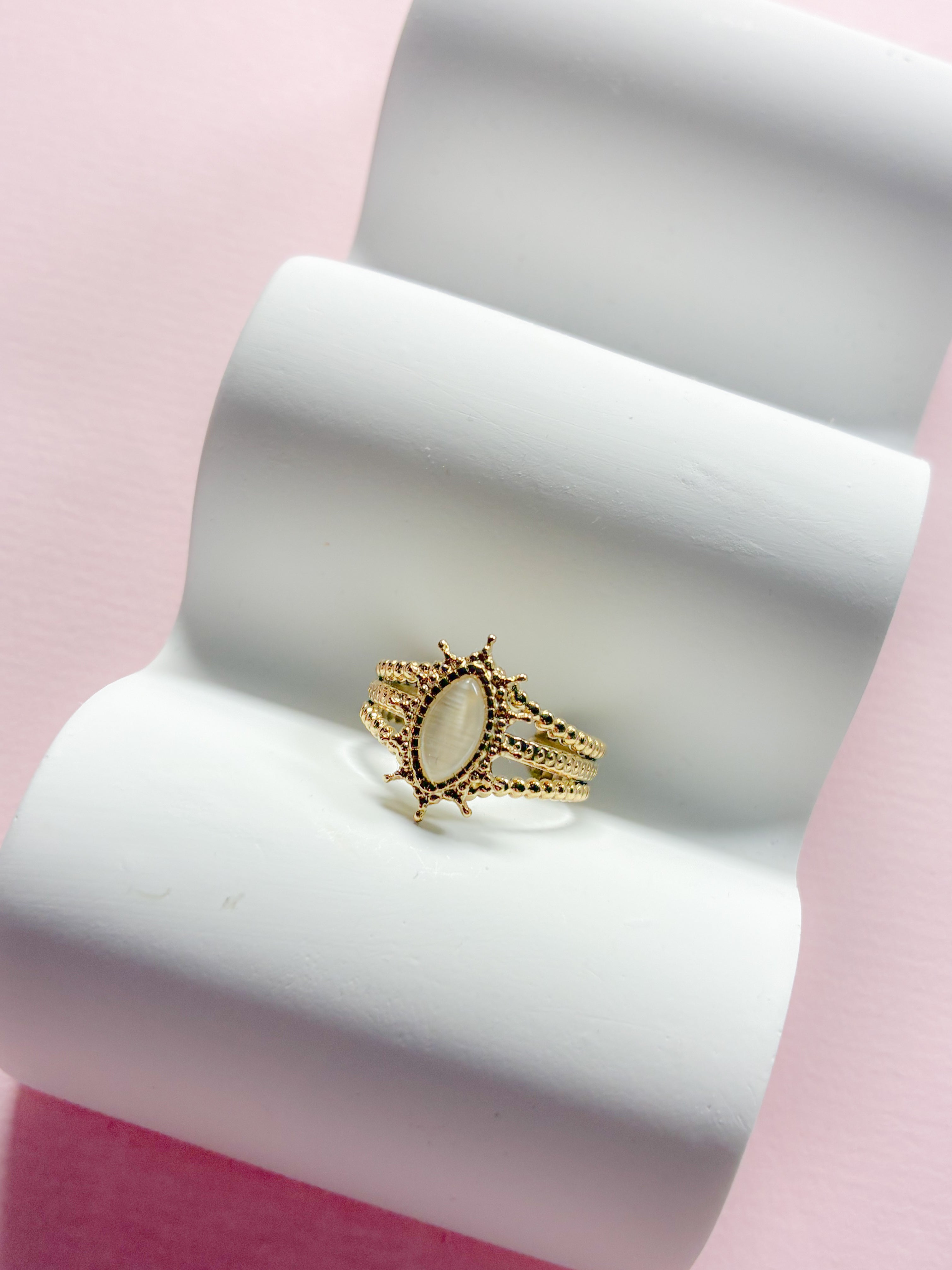 Ring // oval forgyldt