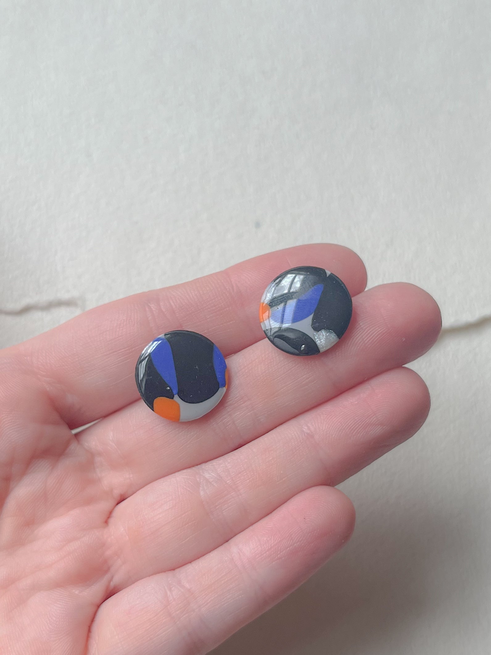 DOTS ørestikker // oversize kontrast mix