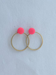 Neon pink dot // Rund messing