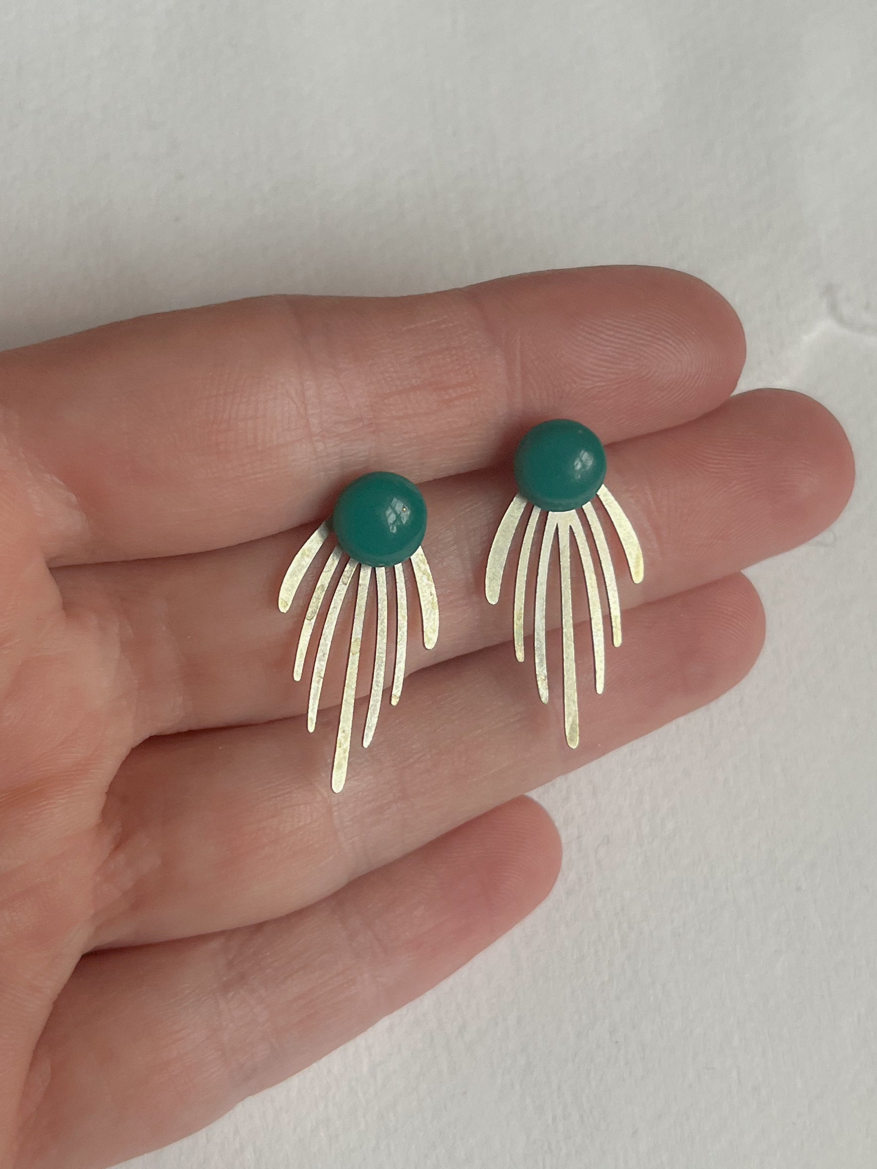 Grøn dot /// lang frynse stål