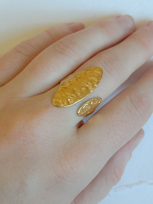 Ring // hammered
