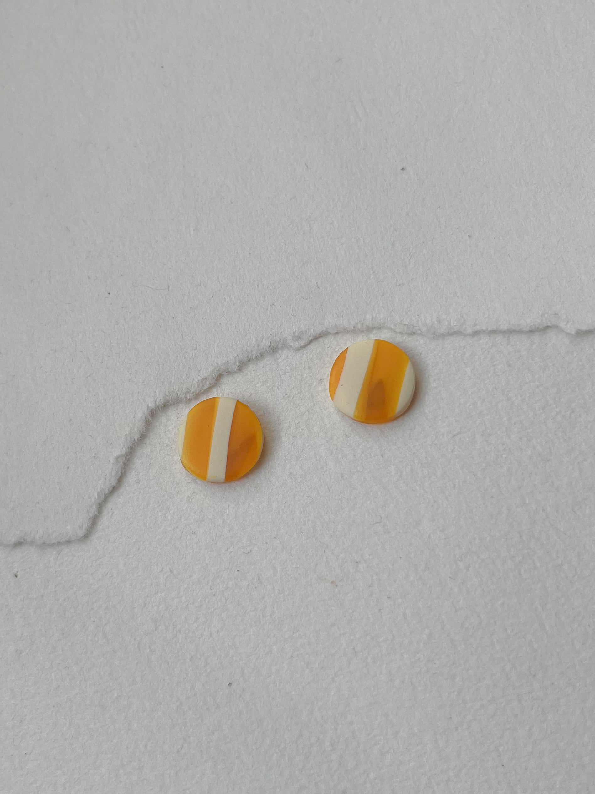 DOTS ørestikker // gul - hvid