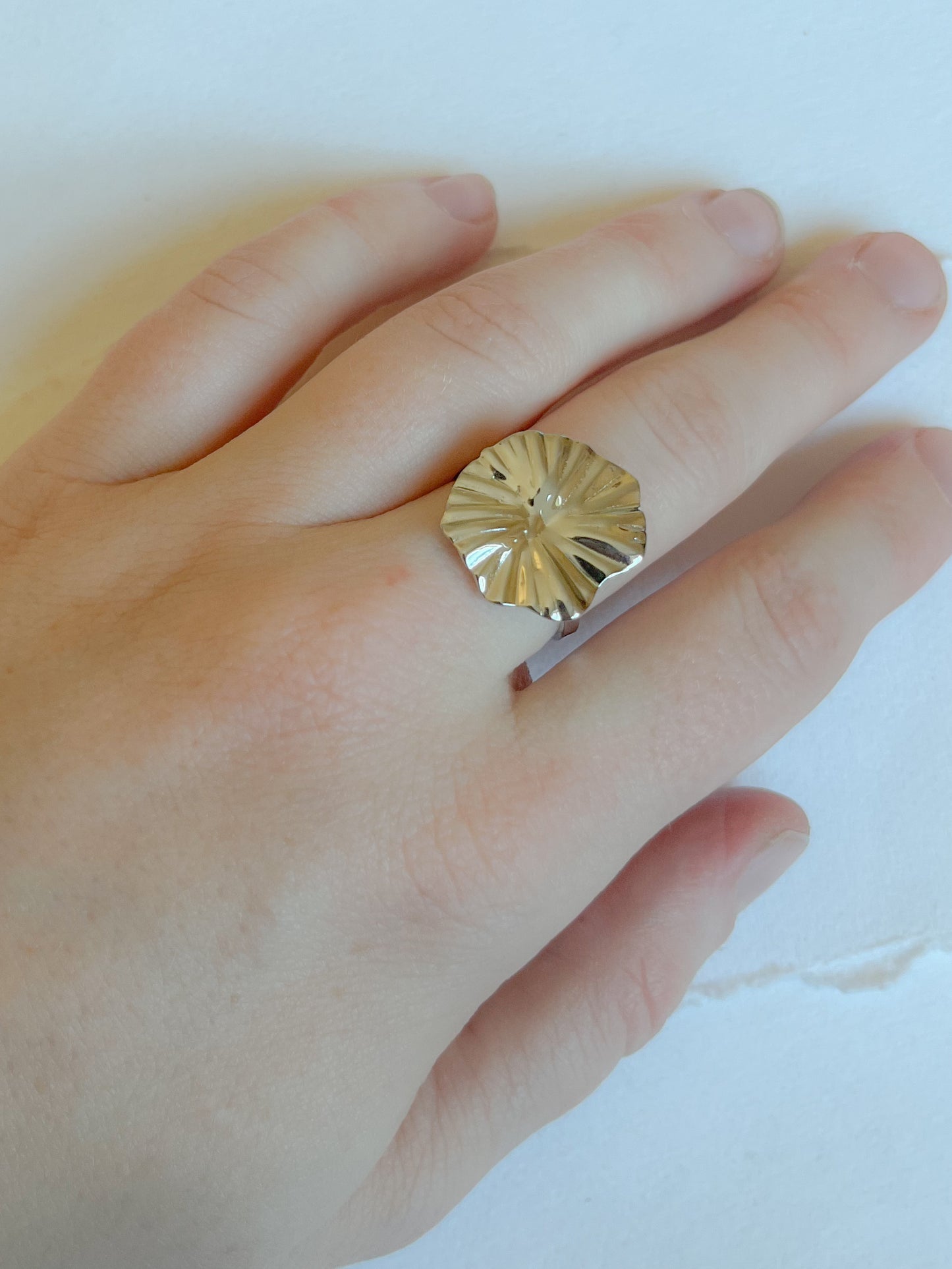 Ring // stål rosetter