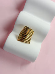 Ring // twist statement