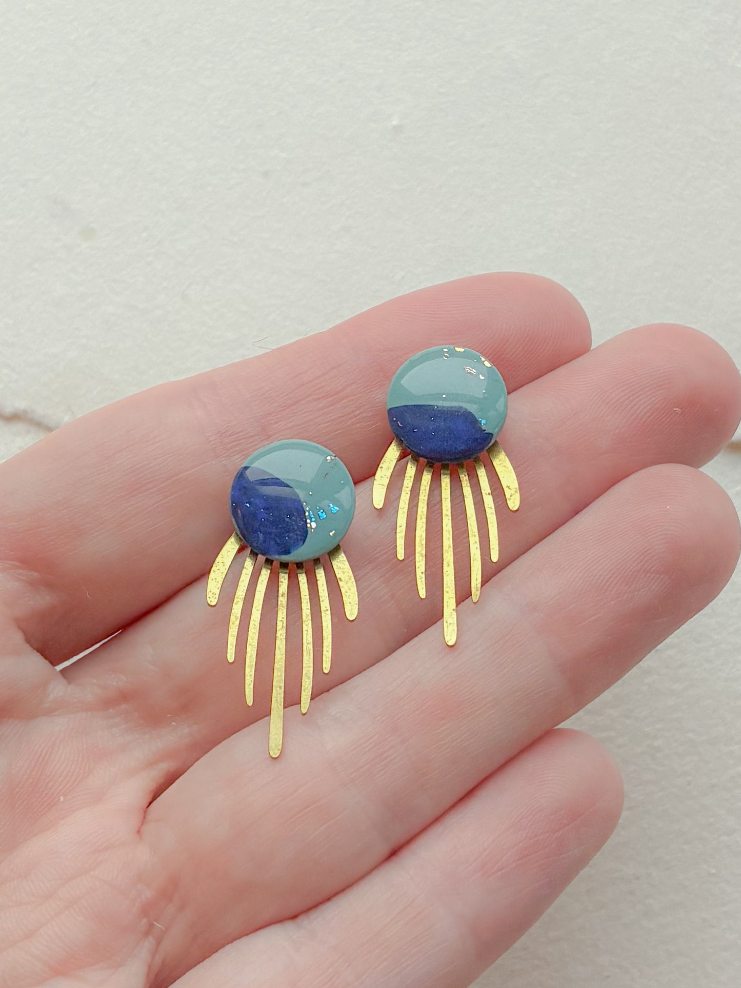 Multi dot /// lang frynse messing