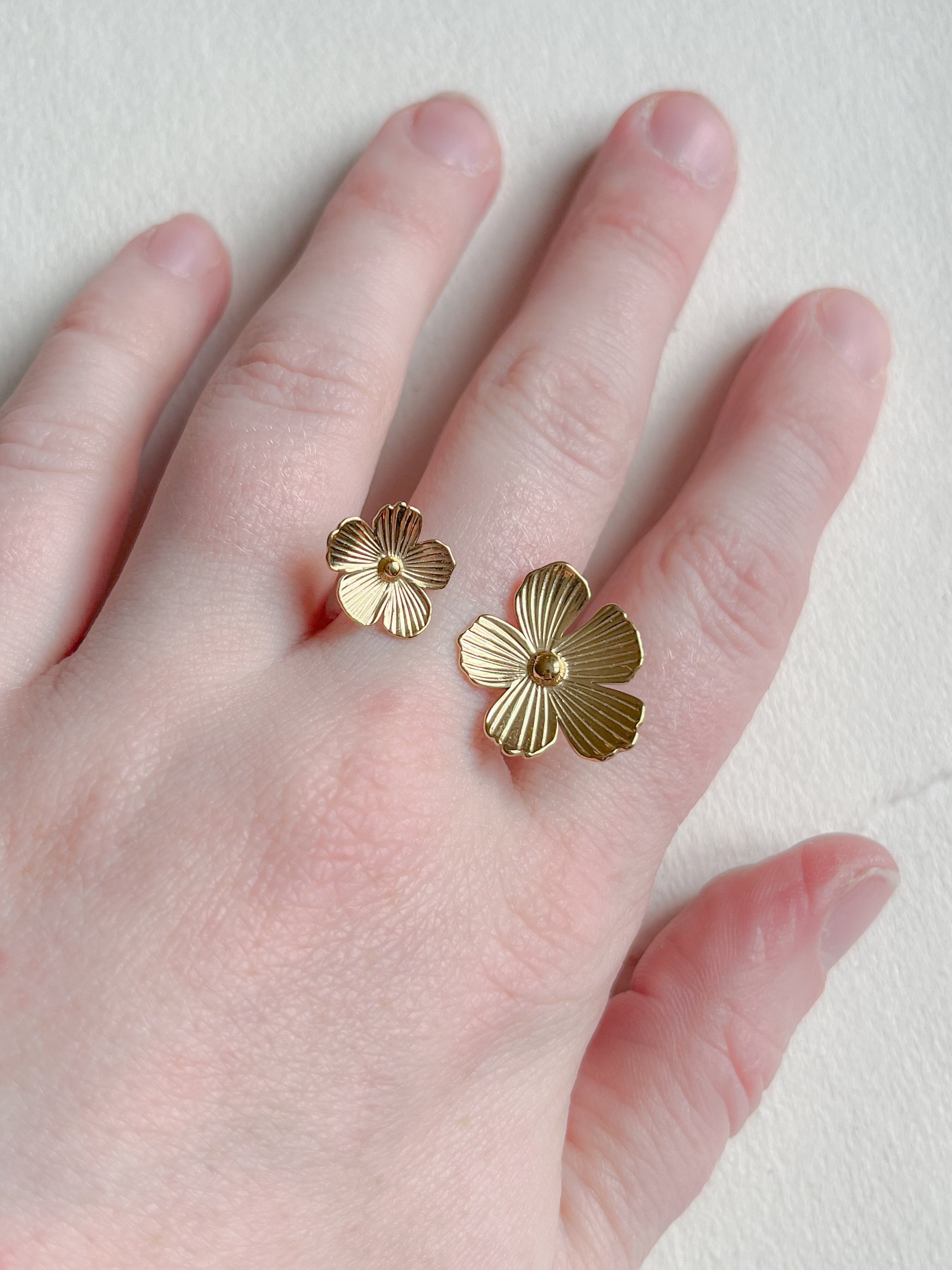 Ring // dobbelt op på blomst