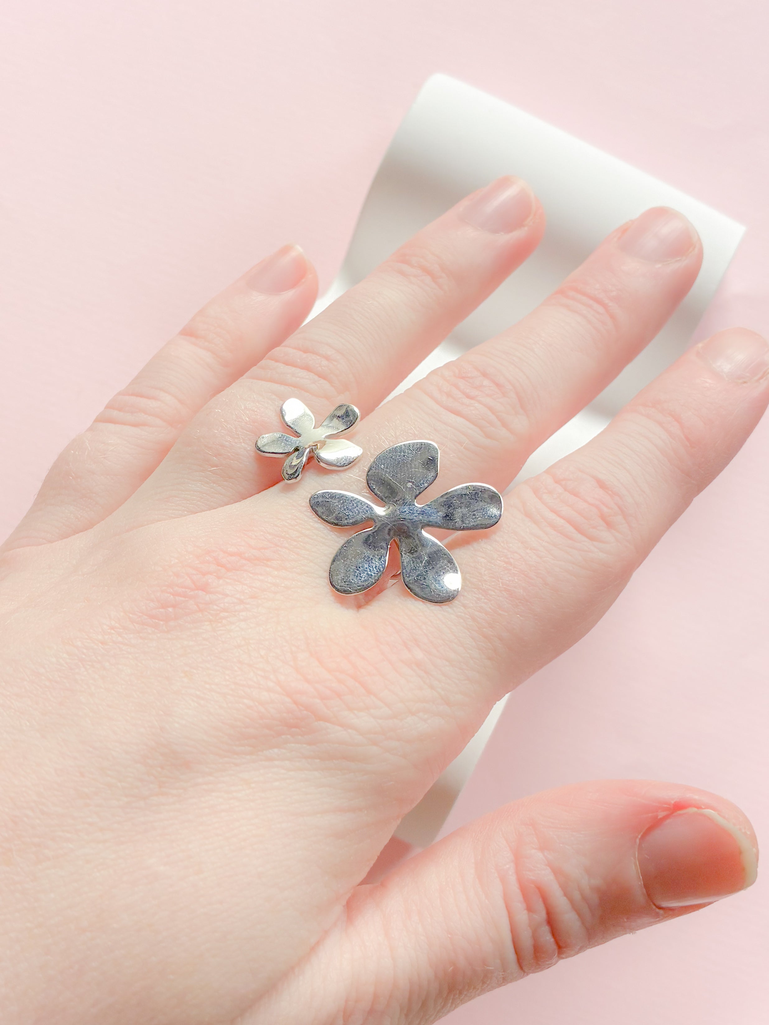 Ring // dobbelt blomst stål