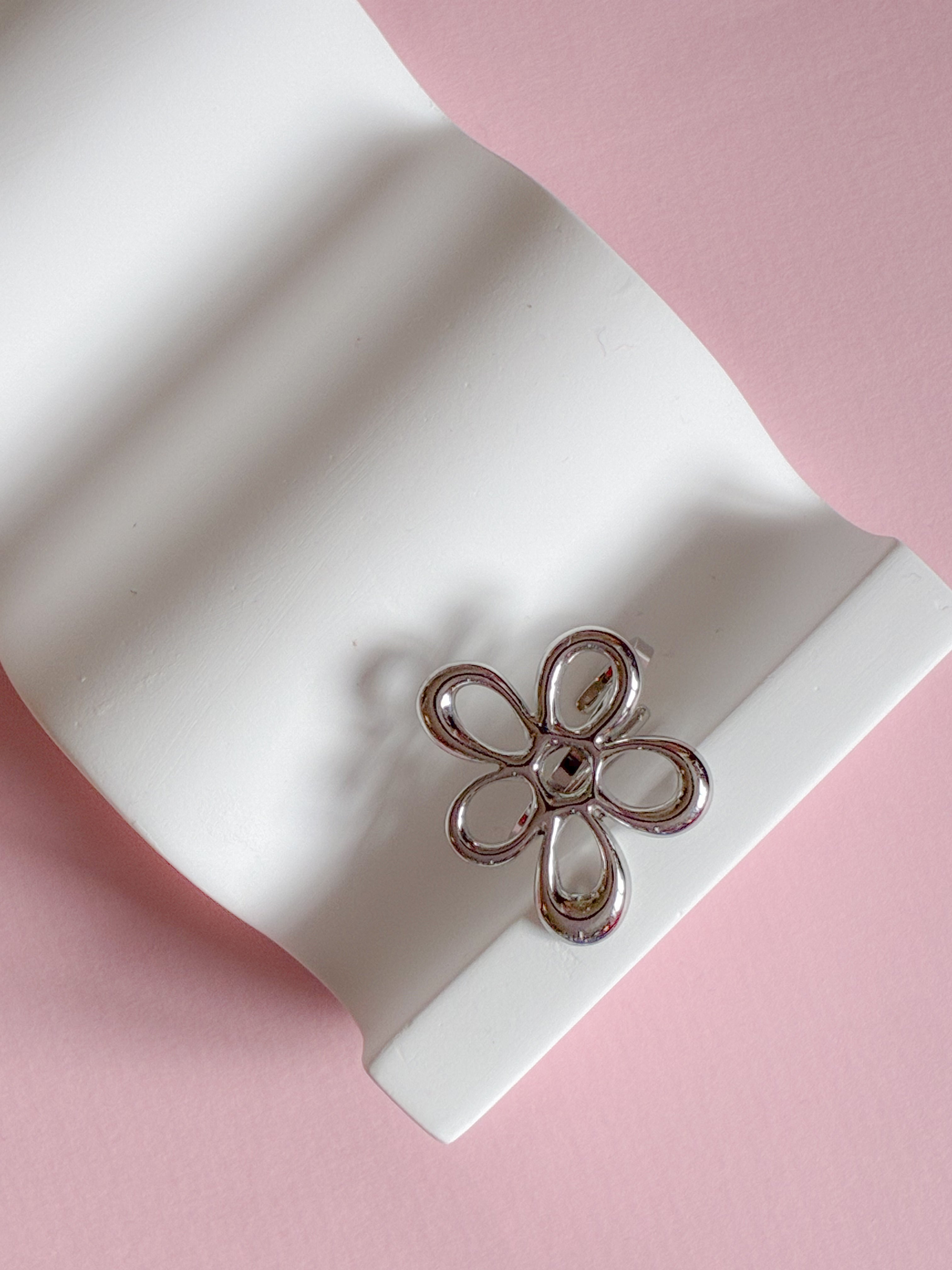 Ring // stål blomst