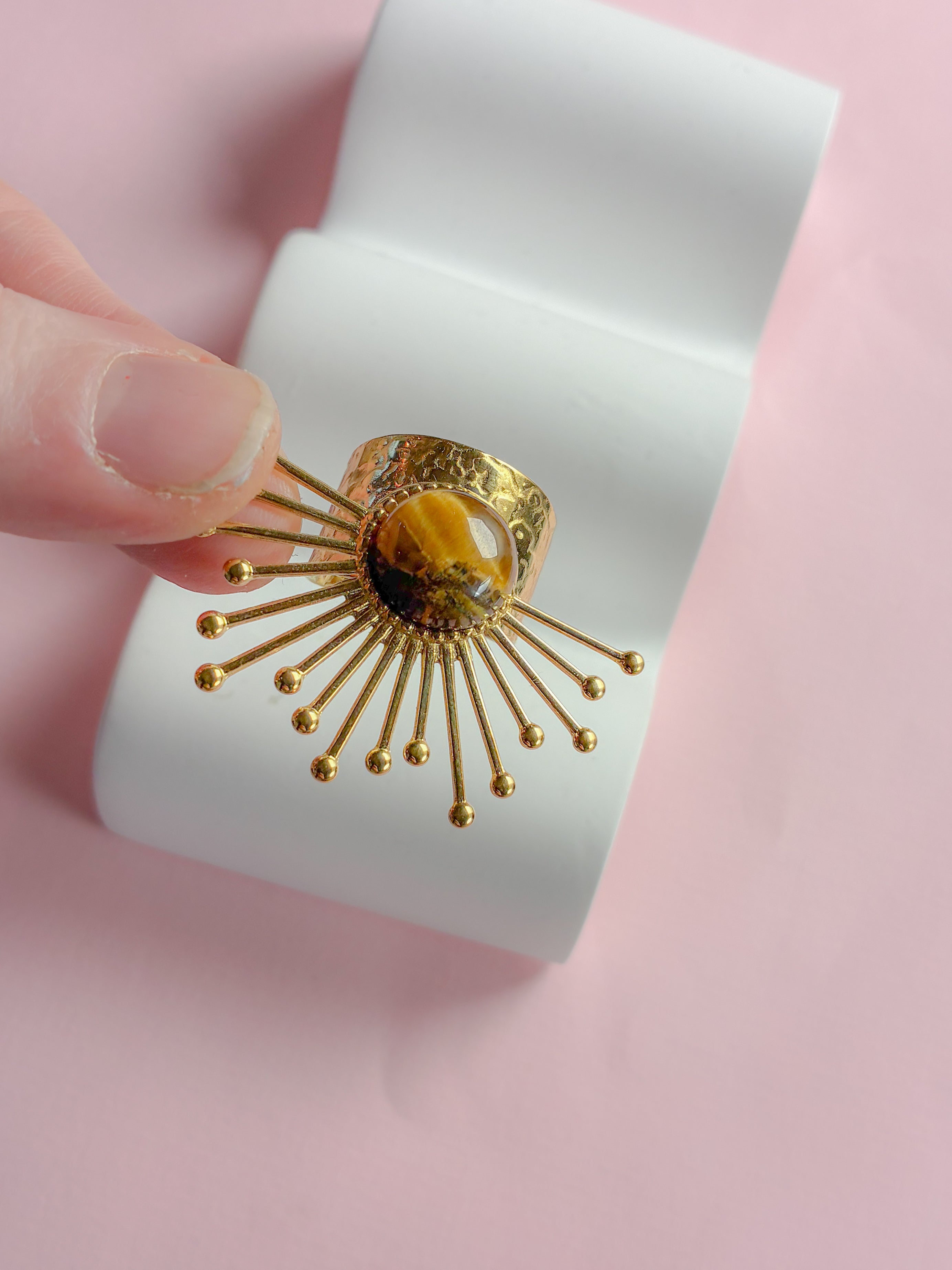 Ring // golden statement