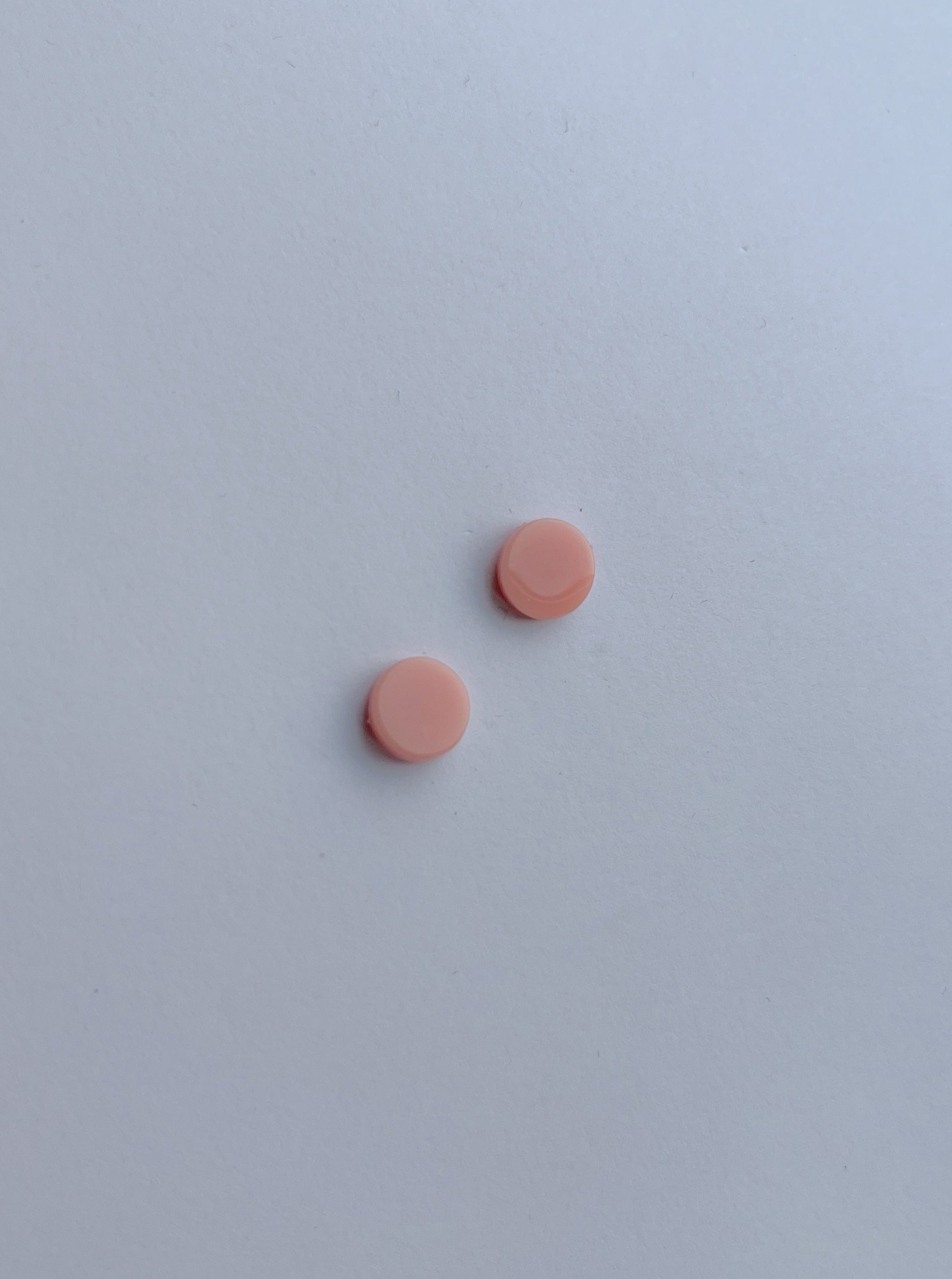 DOTS ørestikker // Sart lyserød