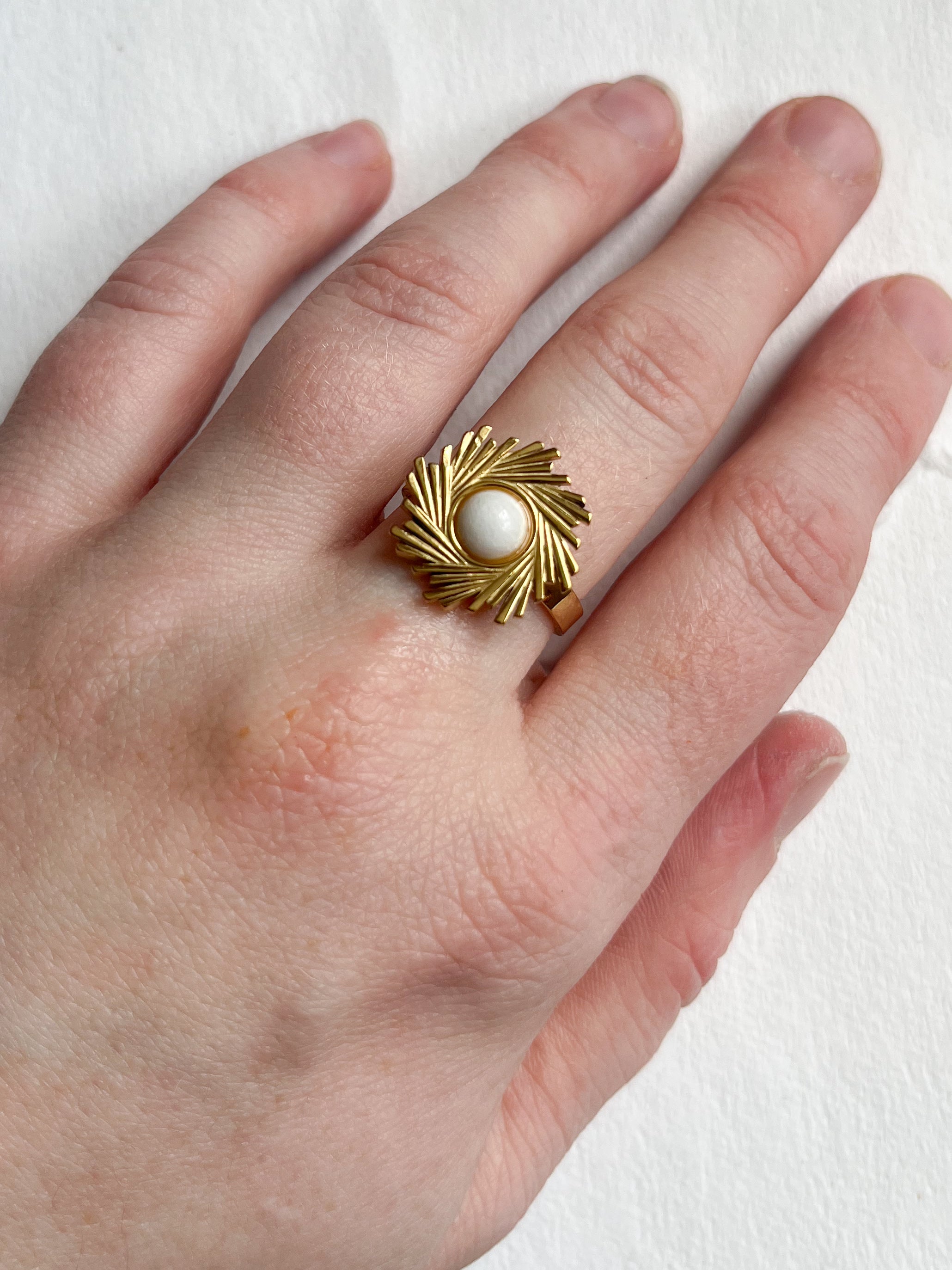 Ring // hvid centrum