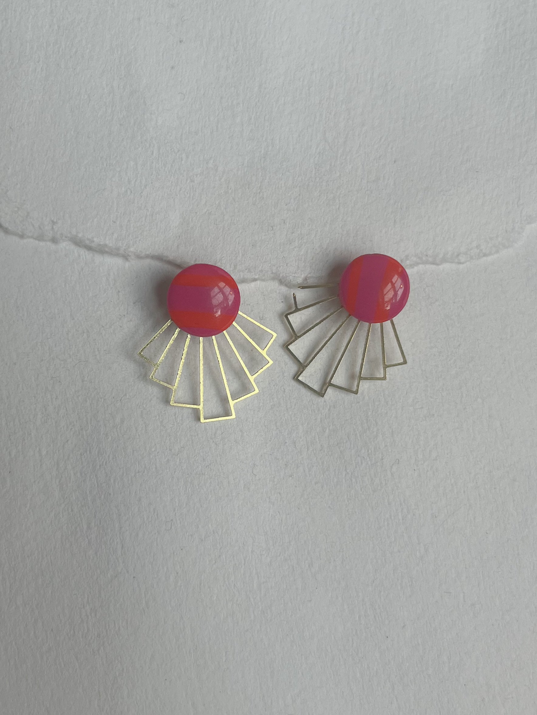 Stribet pink-orange dot /// wavey messing