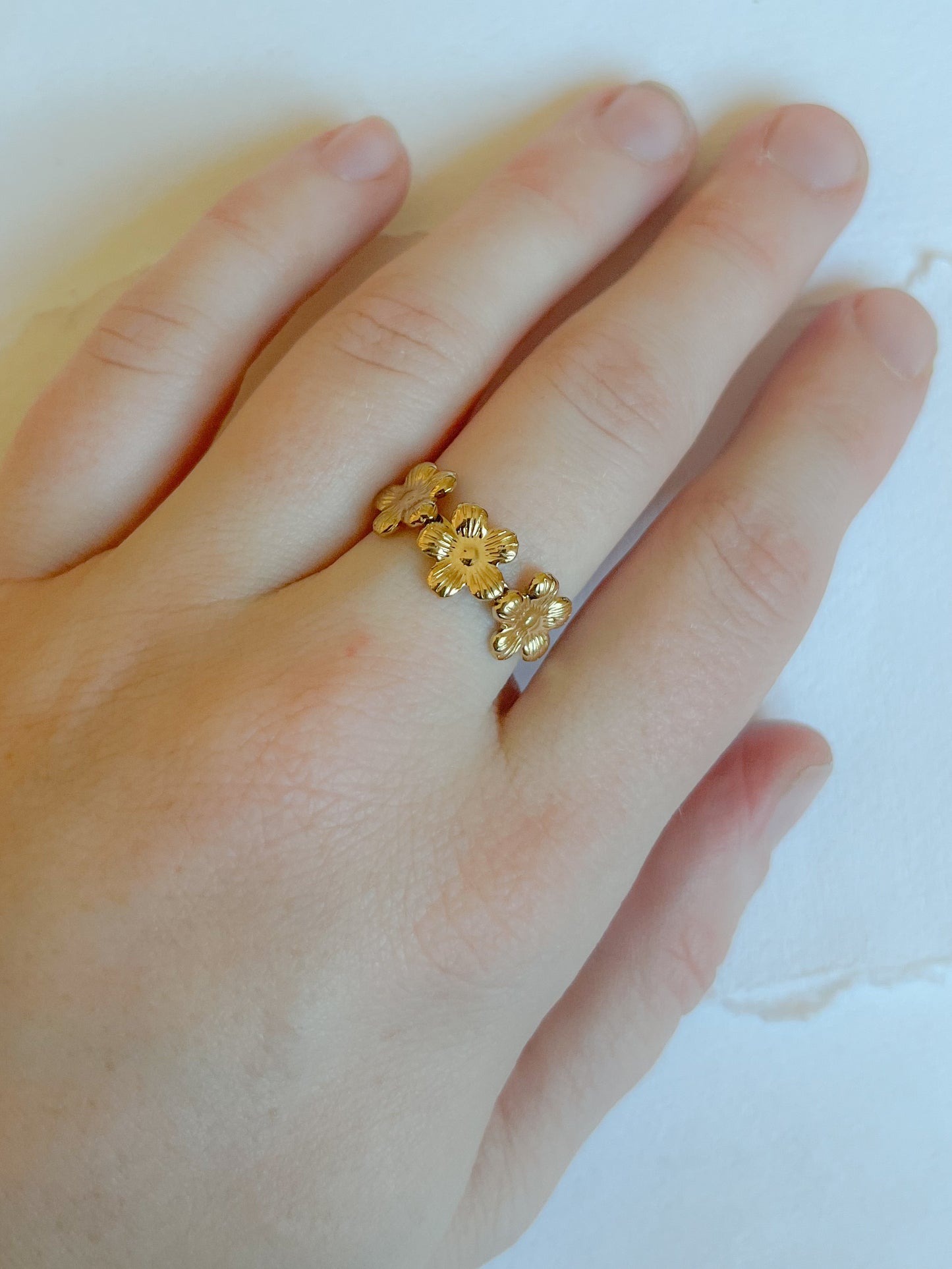 Ring // blomster på rad
