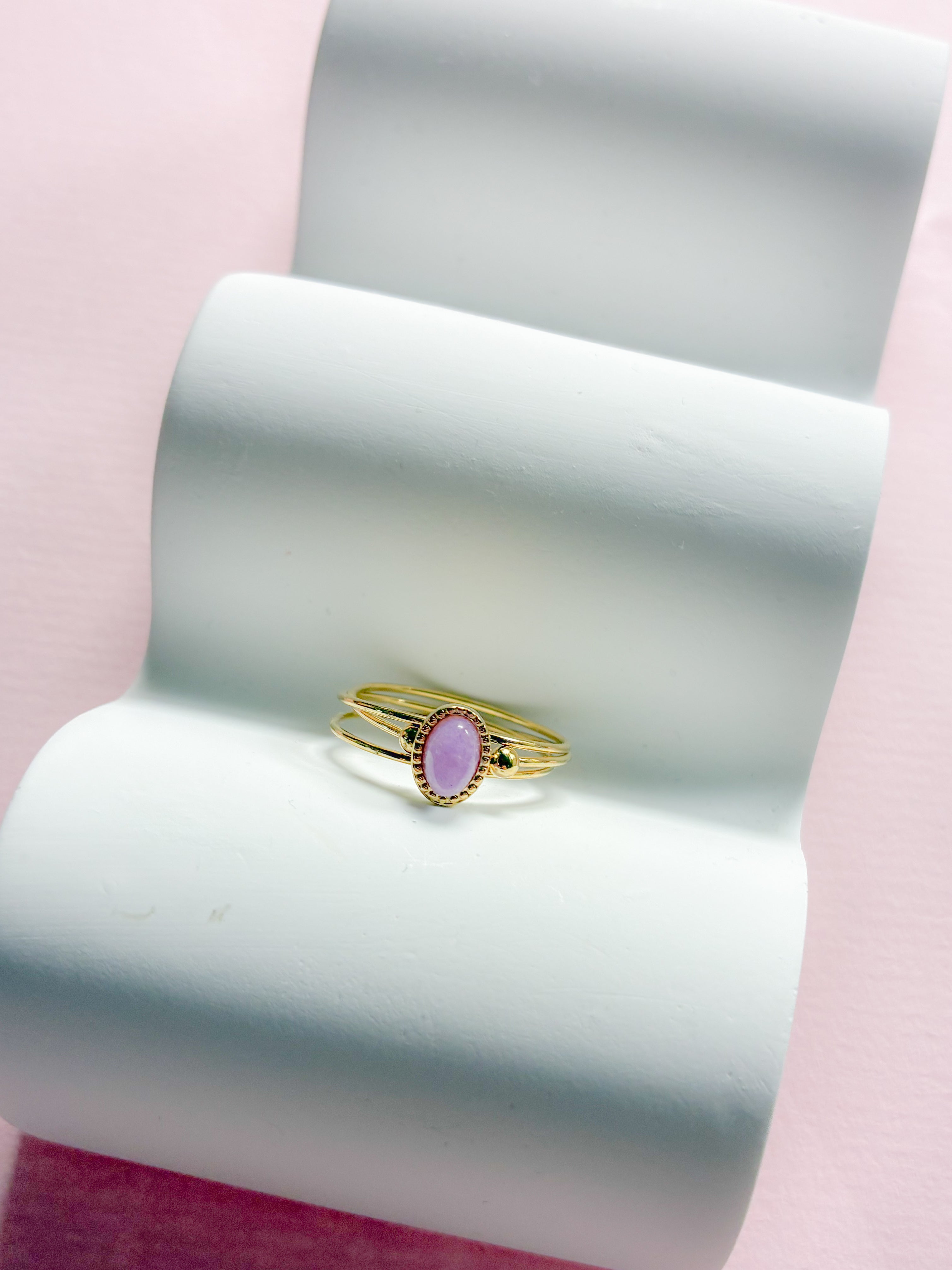Ring // lilla oval
