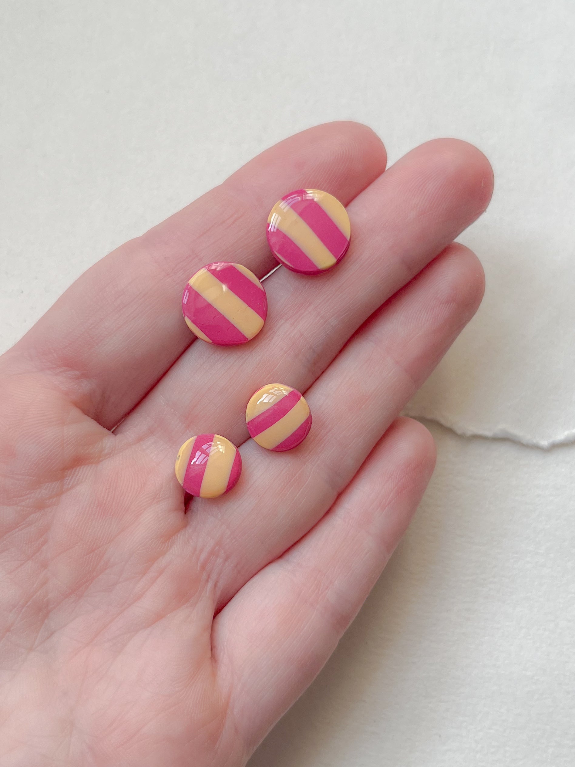 DOTS ørestikker // pink - lys gul